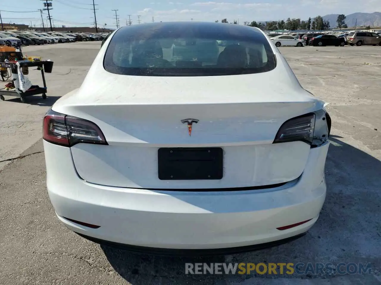 6 Photograph of a damaged car 5YJ3E1EA7PF397384 TESLA MODEL 3 2023