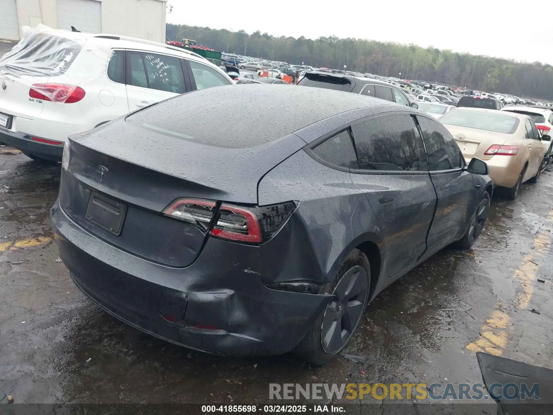 4 Фотография поврежденного автомобиля 5YJ3E1EA7PF403183 TESLA MODEL 3 2023