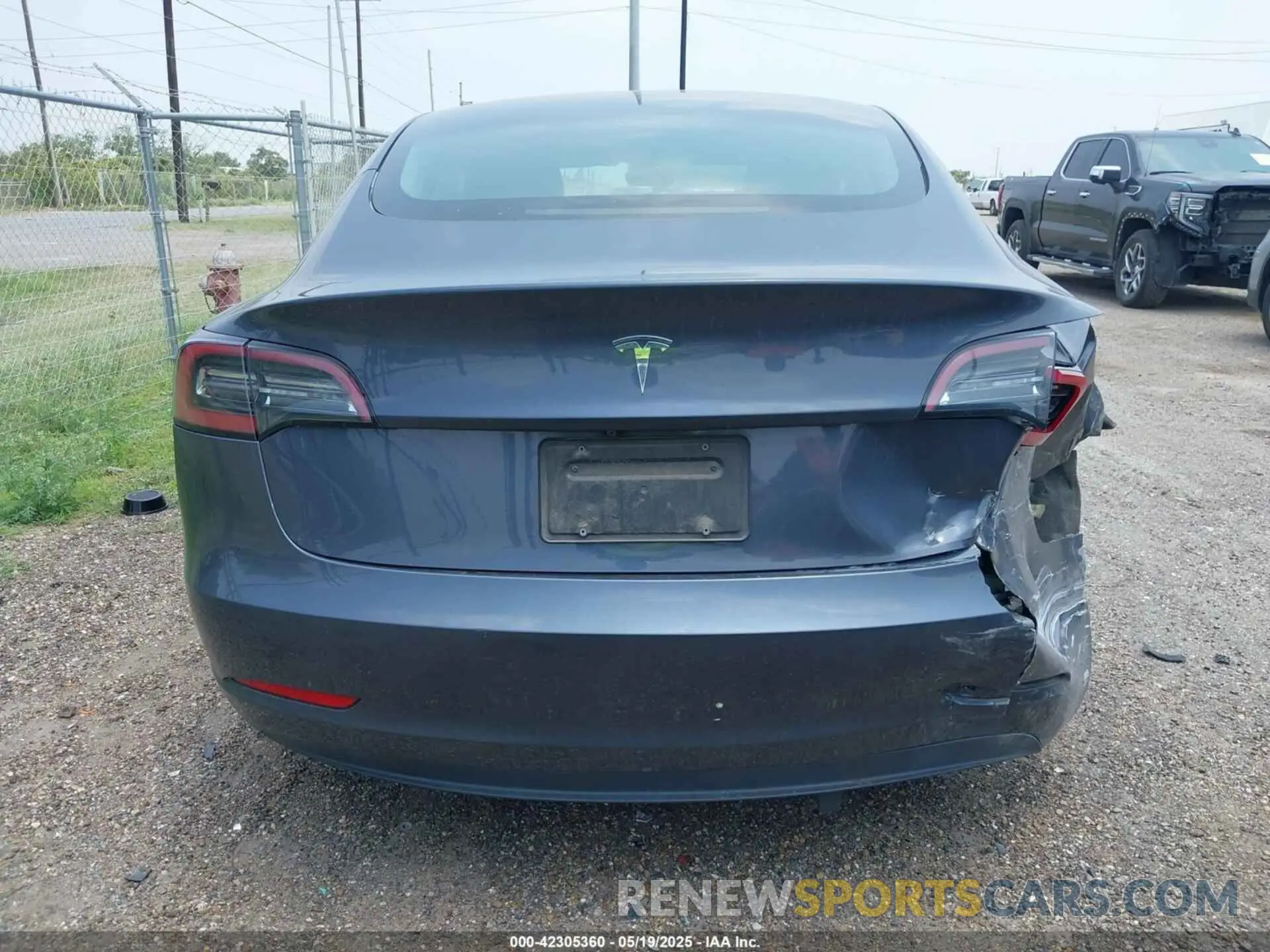 16 Photograph of a damaged car 5YJ3E1EA7PF409243 TESLA MODEL 3 2023