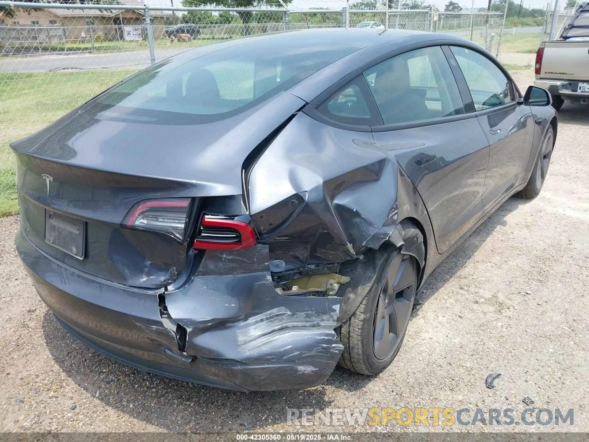 6 Photograph of a damaged car 5YJ3E1EA7PF409243 TESLA MODEL 3 2023