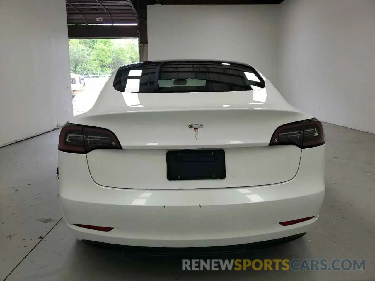 6 Фотография поврежденного автомобиля 5YJ3E1EA7PF428472 TESLA MODEL 3 2023
