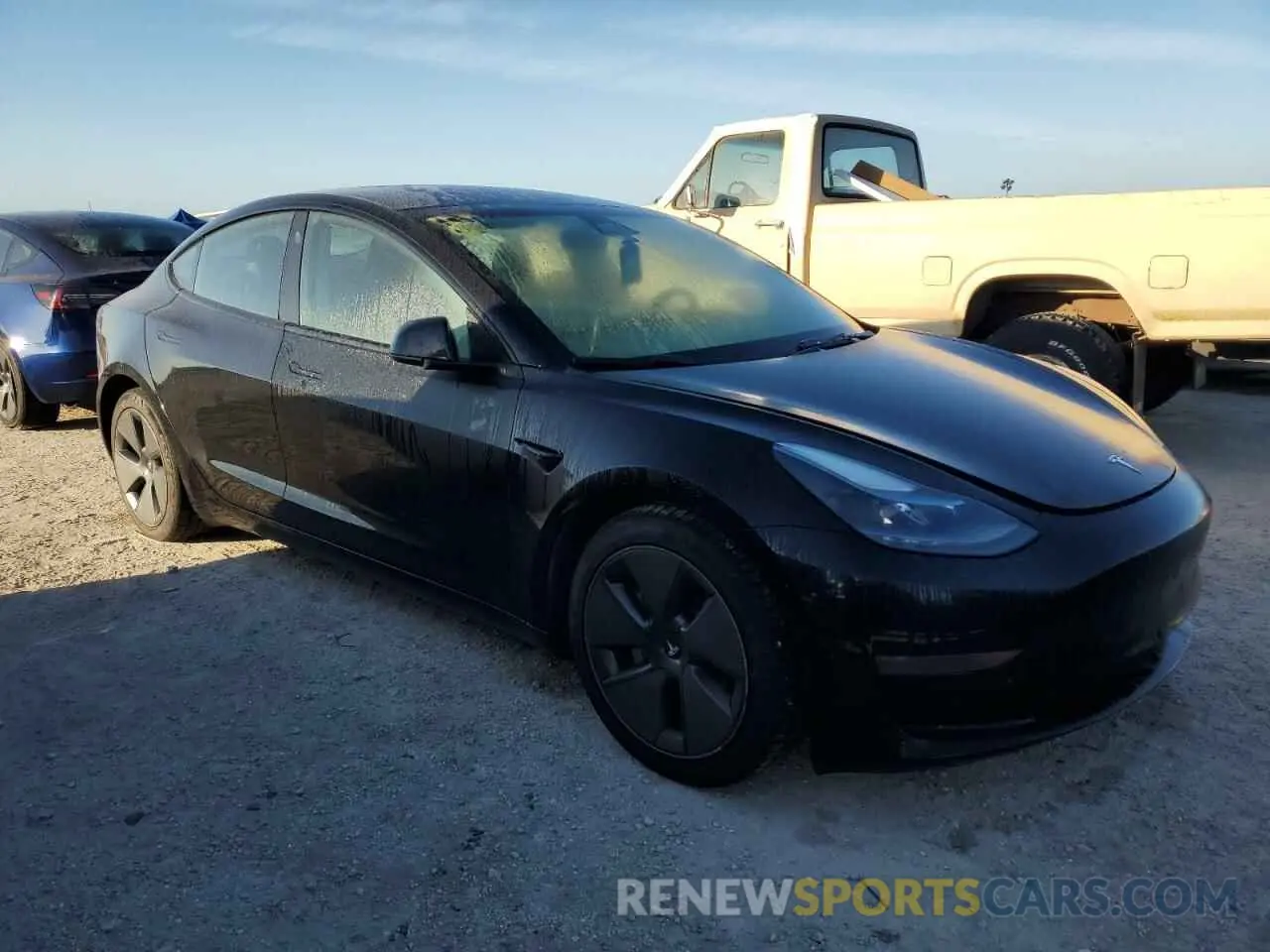 4 Фотография поврежденного автомобиля 5YJ3E1EA7PF455073 TESLA MODEL 3 2023