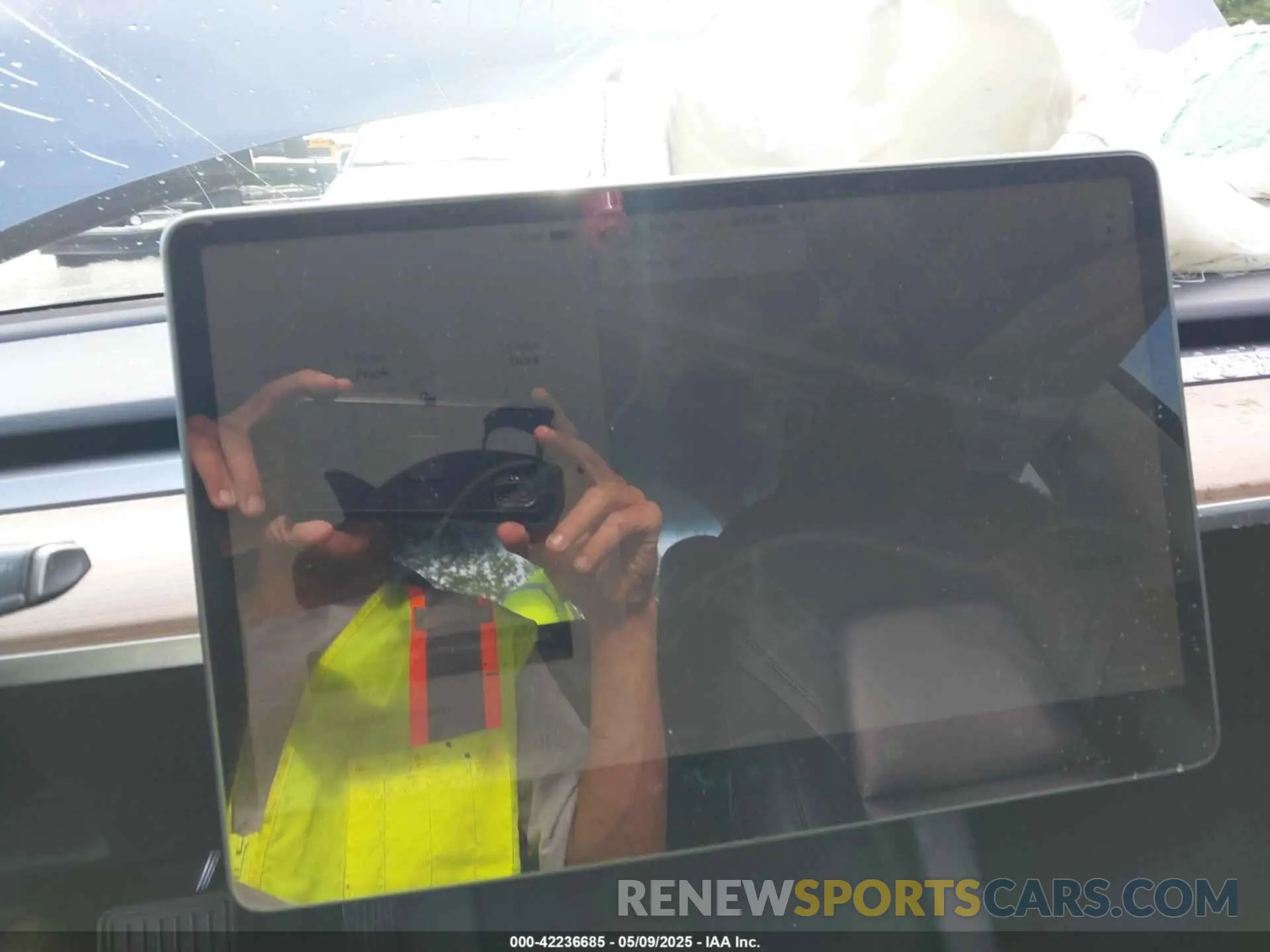7 Photograph of a damaged car 5YJ3E1EA7PF457891 TESLA MODEL 3 2023