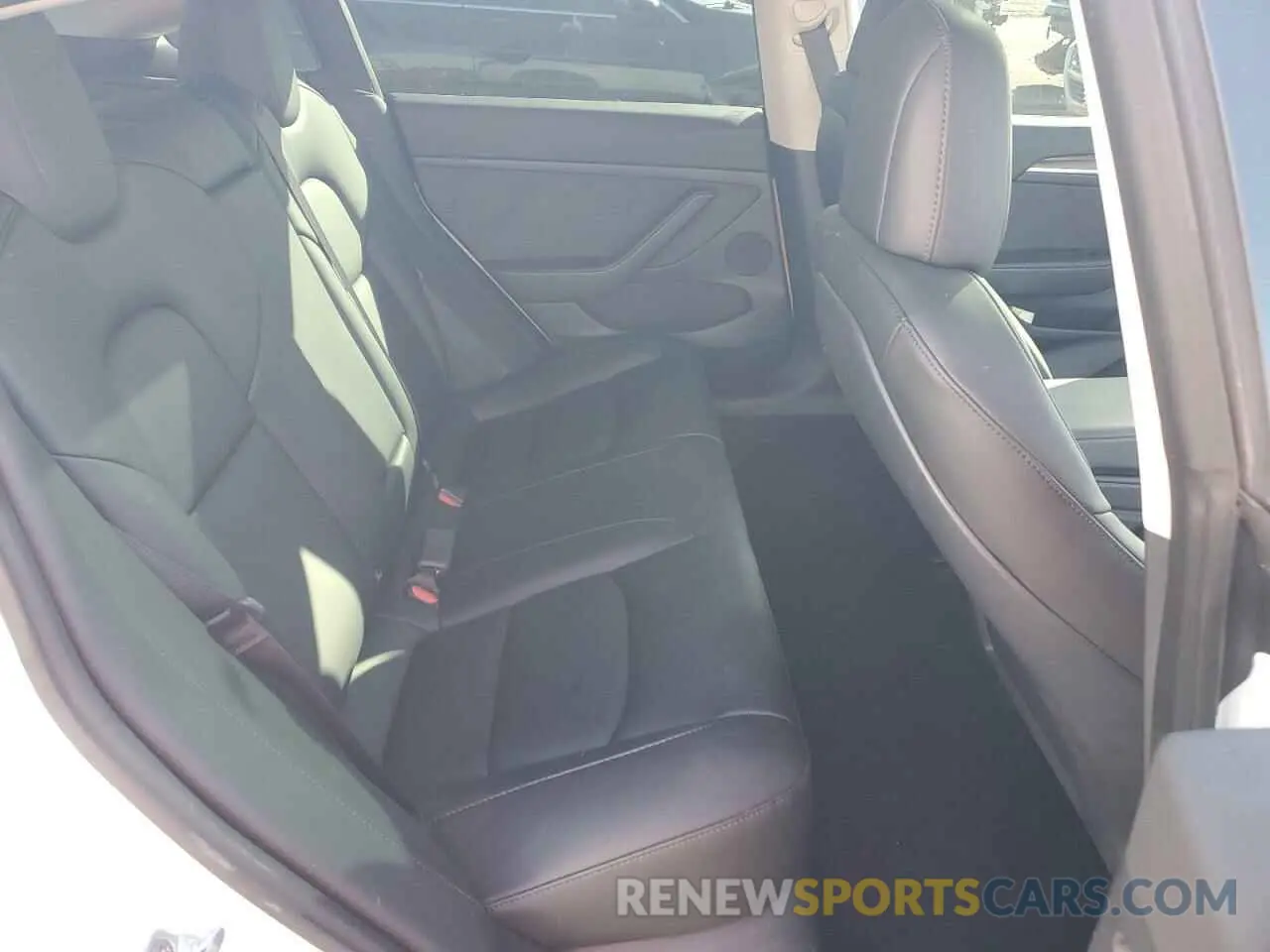 10 Photograph of a damaged car 5YJ3E1EA7PF474240 TESLA MODEL 3 2023