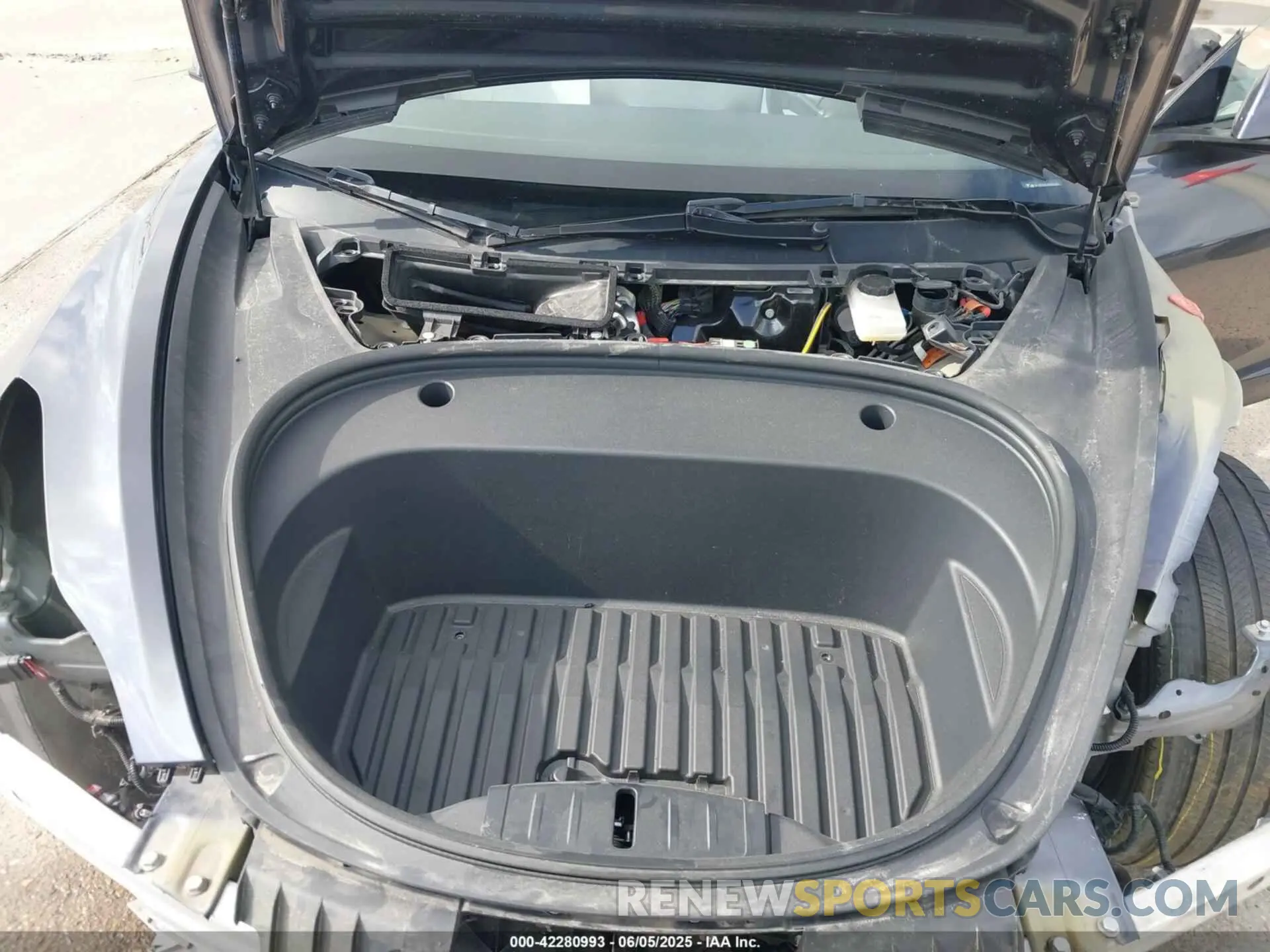 10 Photograph of a damaged car 5YJ3E1EA7PF567906 TESLA MODEL 3 2023