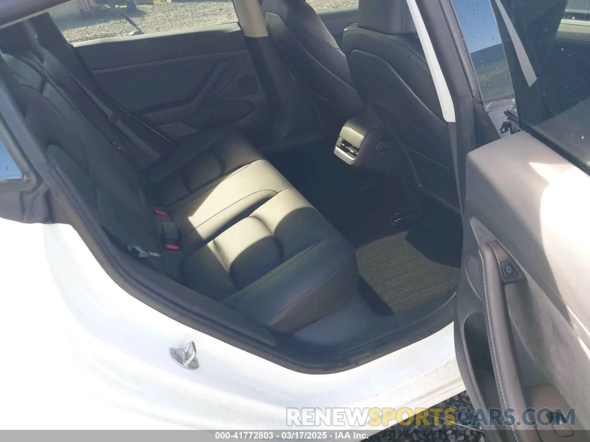 8 Фотография поврежденного автомобиля 5YJ3E1EA7PF570871 TESLA MODEL 3 2023