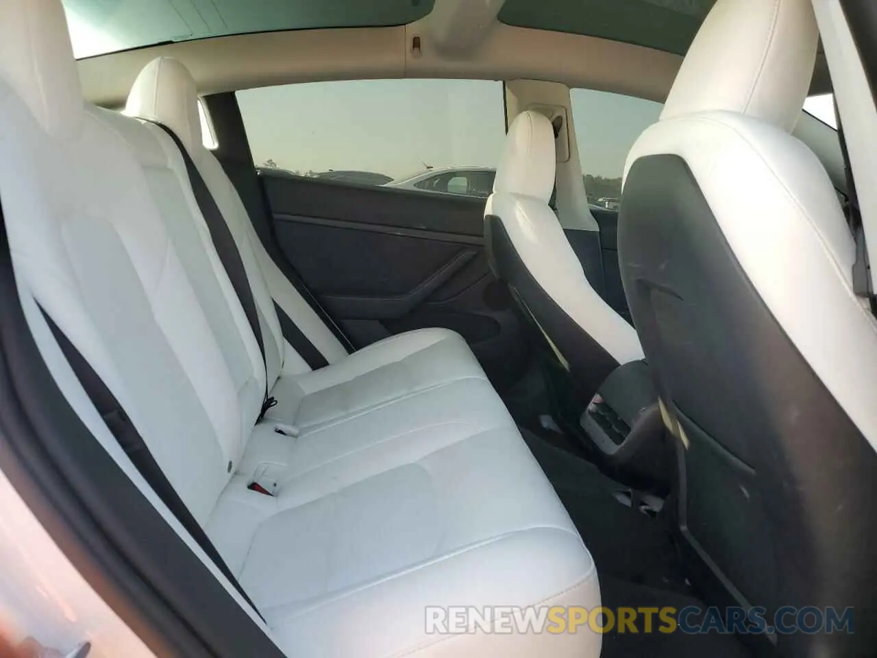 11 Photograph of a damaged car 5YJ3E1EA7PF572281 TESLA MODEL 3 2023