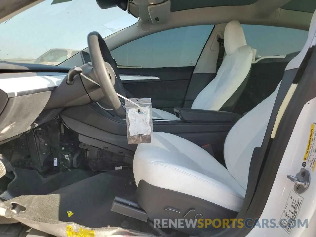 7 Photograph of a damaged car 5YJ3E1EA7PF572281 TESLA MODEL 3 2023