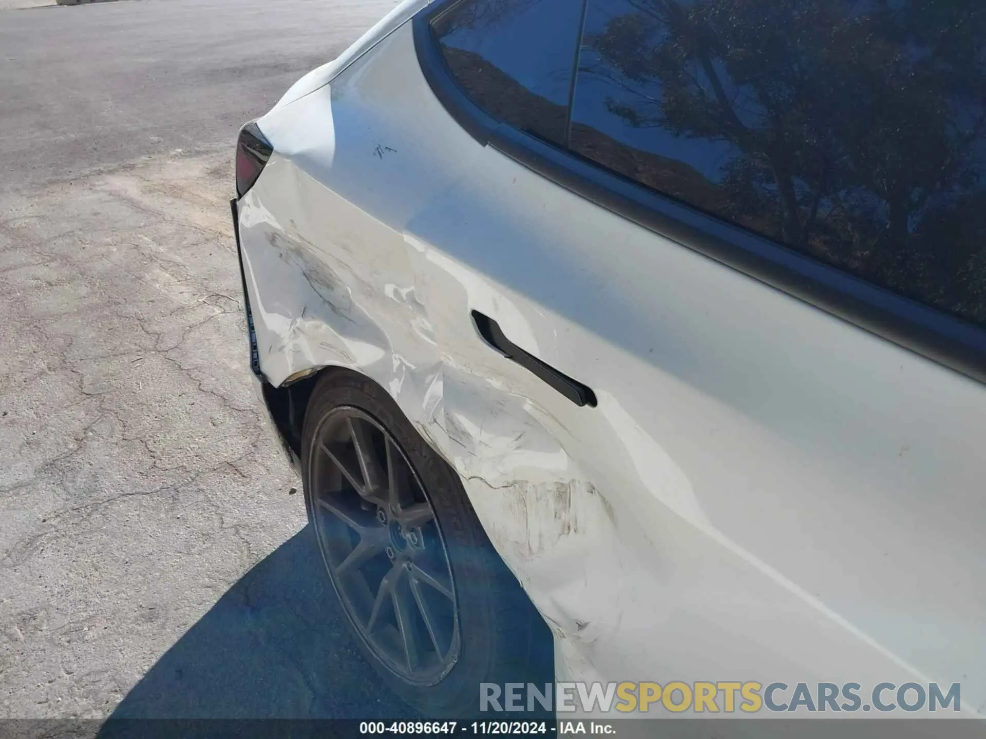 18 Photograph of a damaged car 5YJ3E1EA7PF574368 TESLA MODEL 3 2023
