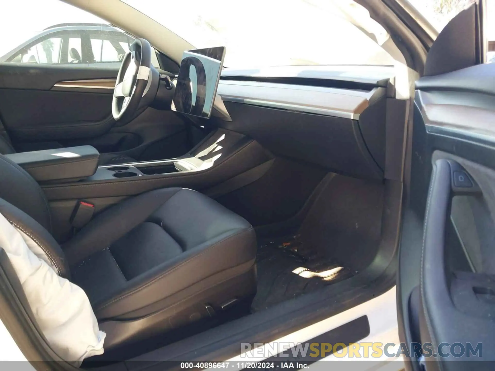 5 Photograph of a damaged car 5YJ3E1EA7PF574368 TESLA MODEL 3 2023