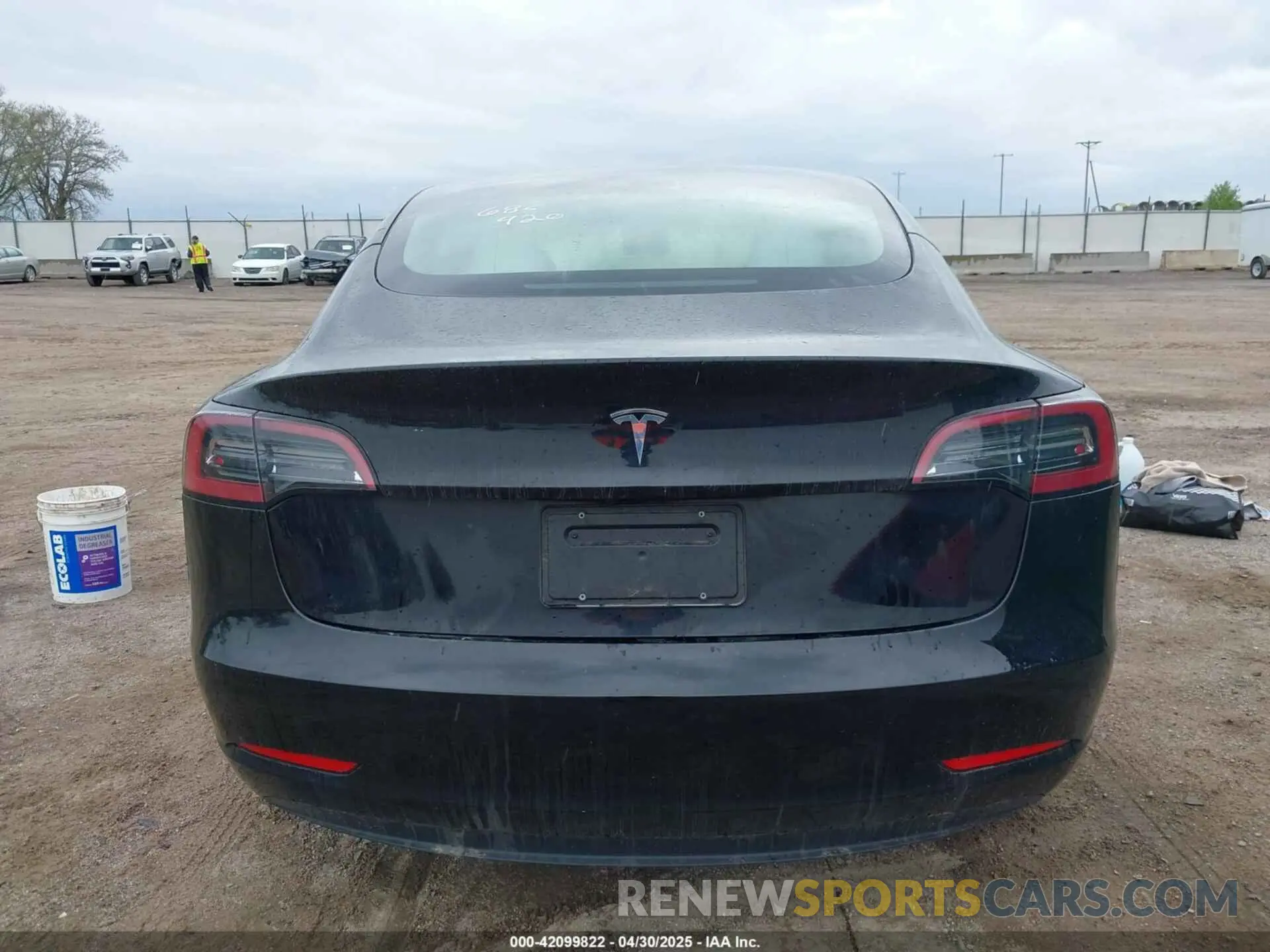 16 Photograph of a damaged car 5YJ3E1EA7PF593731 TESLA MODEL 3 2023