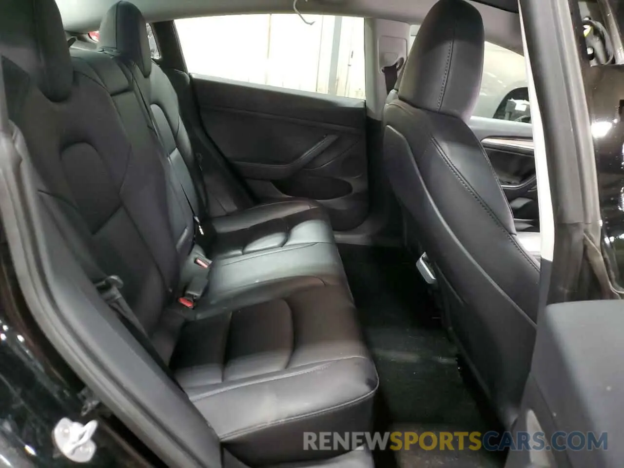 10 Photograph of a damaged car 5YJ3E1EA7PF604646 TESLA MODEL 3 2023