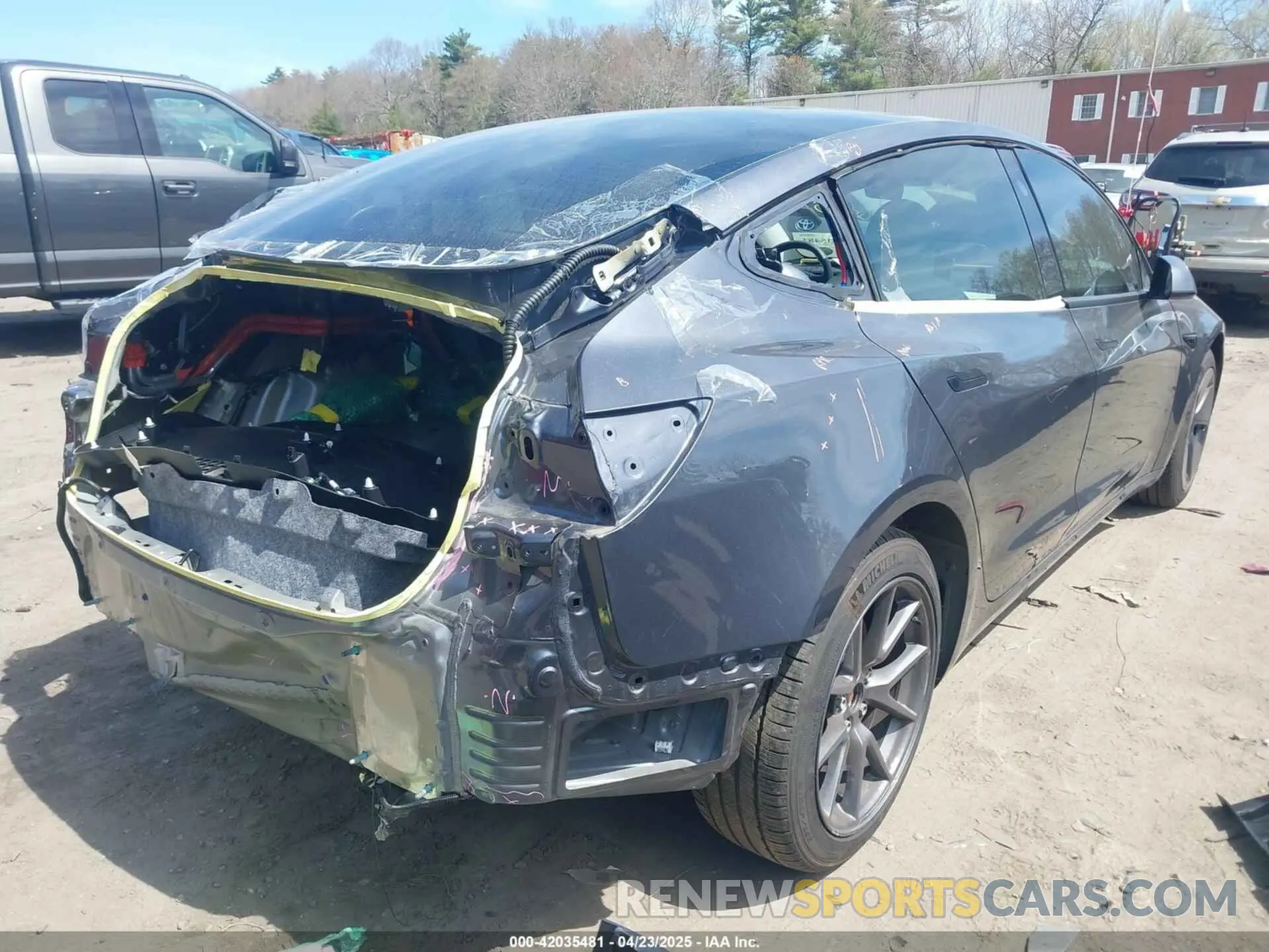 4 Фотография поврежденного автомобиля 5YJ3E1EA7PF614660 TESLA MODEL 3 2023