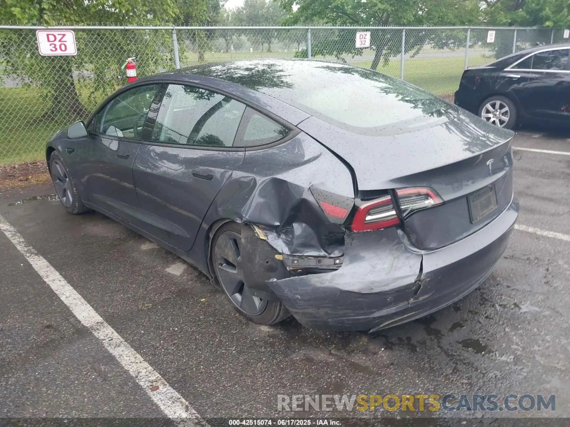 3 Фотография поврежденного автомобиля 5YJ3E1EA7PF658464 TESLA MODEL 3 2023