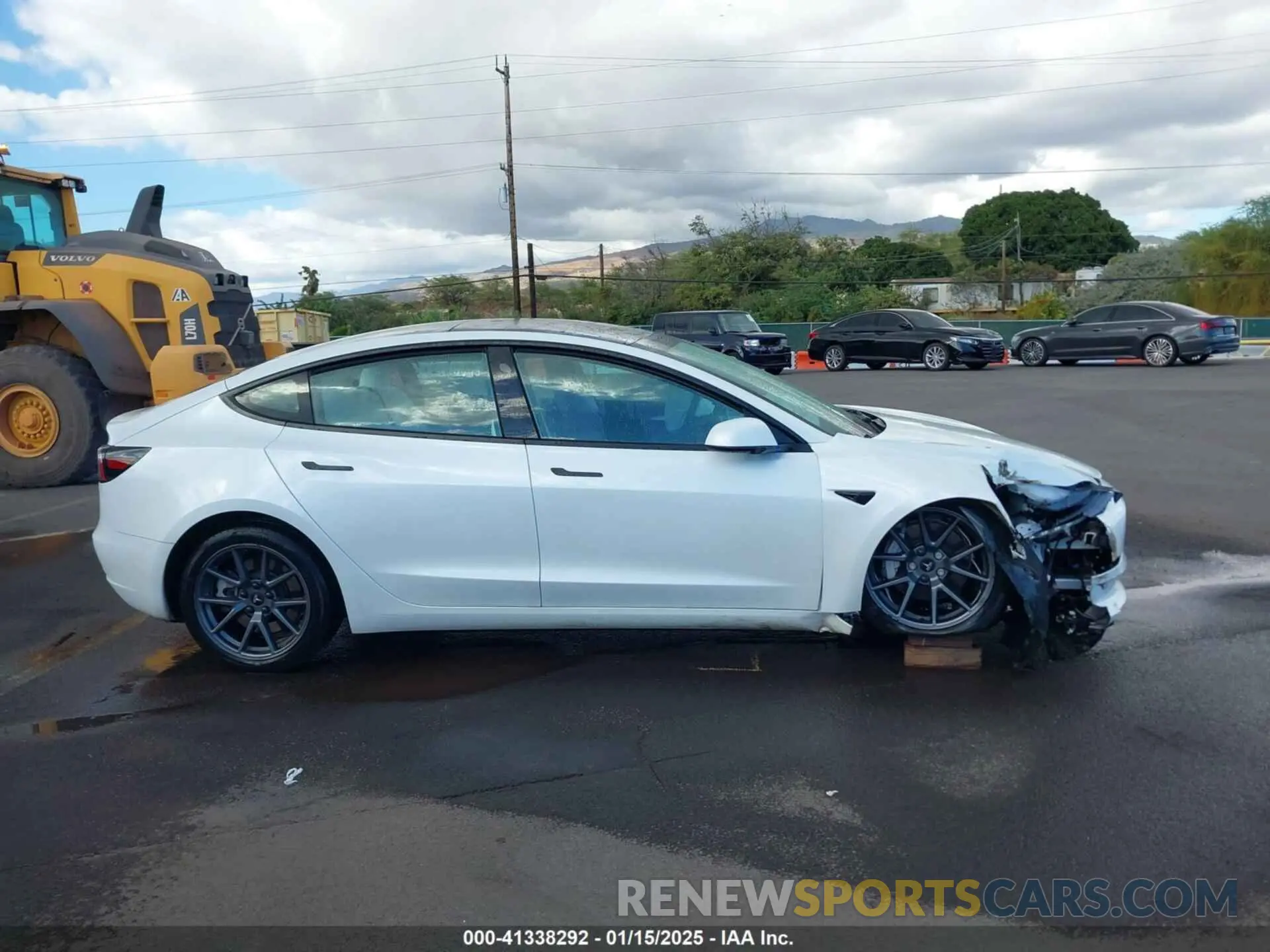 13 Photograph of a damaged car 5YJ3E1EA8PF395109 TESLA MODEL 3 2023