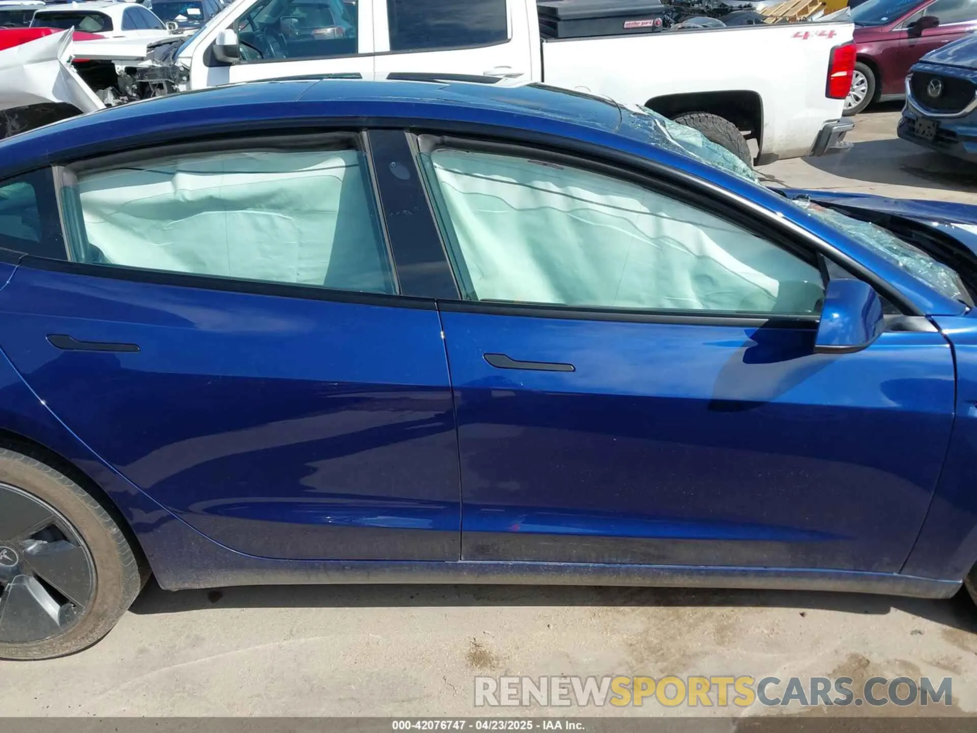 13 Фотография поврежденного автомобиля 5YJ3E1EA8PF403743 TESLA MODEL 3 2023