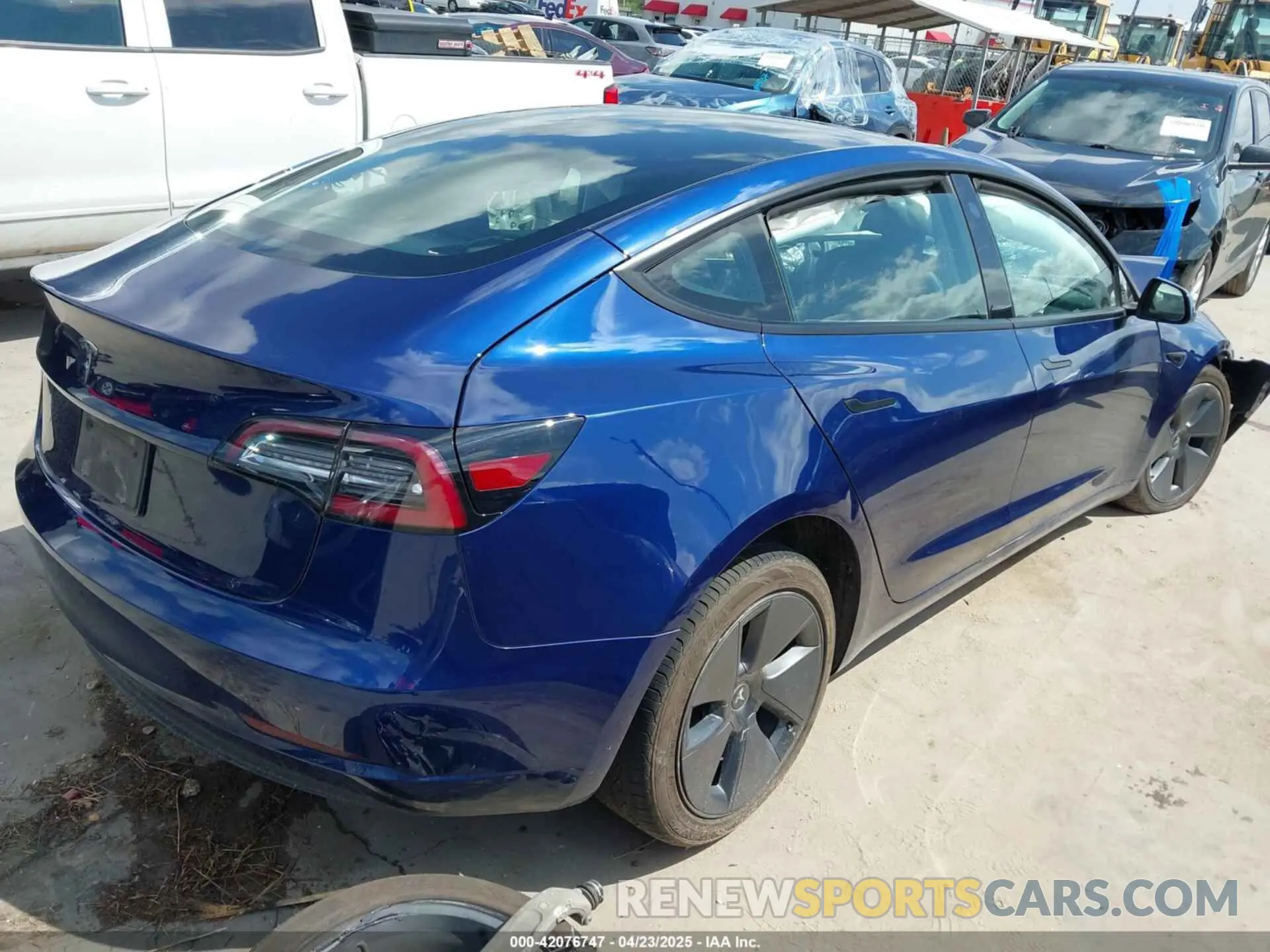 4 Фотография поврежденного автомобиля 5YJ3E1EA8PF403743 TESLA MODEL 3 2023