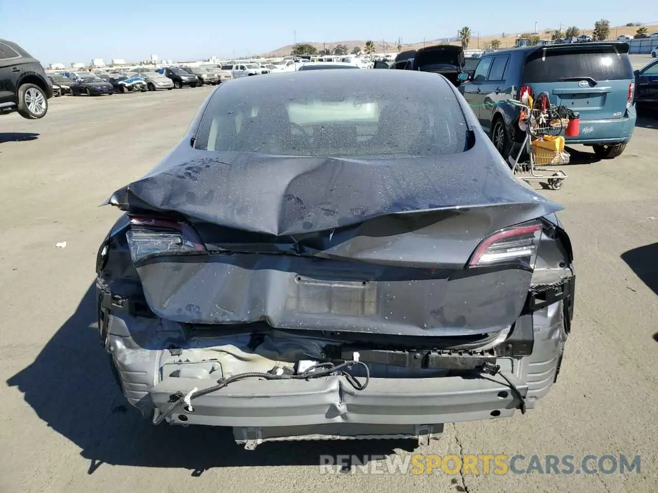 6 Photograph of a damaged car 5YJ3E1EA8PF422633 TESLA MODEL 3 2023