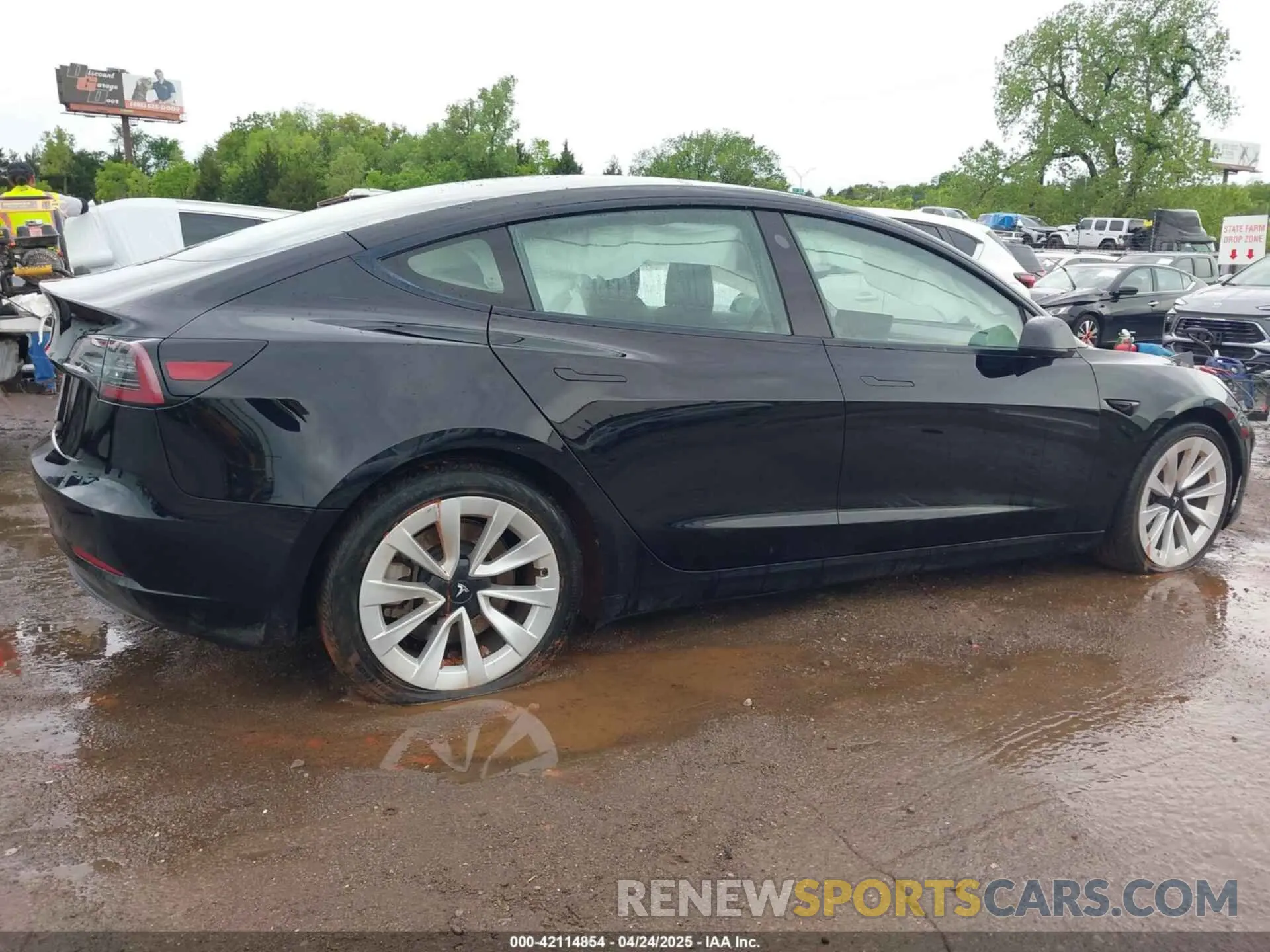 13 Фотография поврежденного автомобиля 5YJ3E1EA8PF435365 TESLA MODEL 3 2023