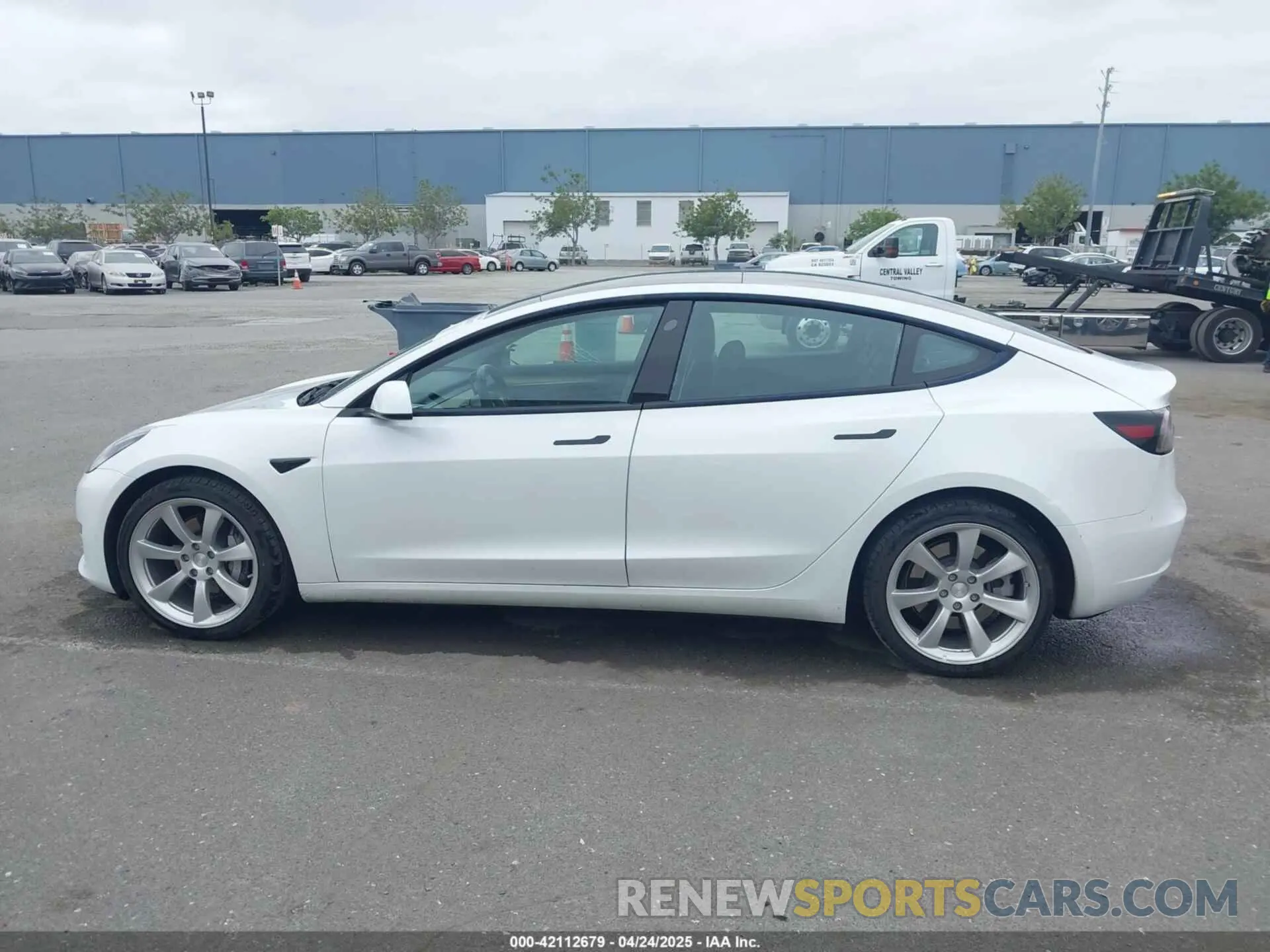 14 Фотография поврежденного автомобиля 5YJ3E1EA8PF437584 TESLA MODEL 3 2023