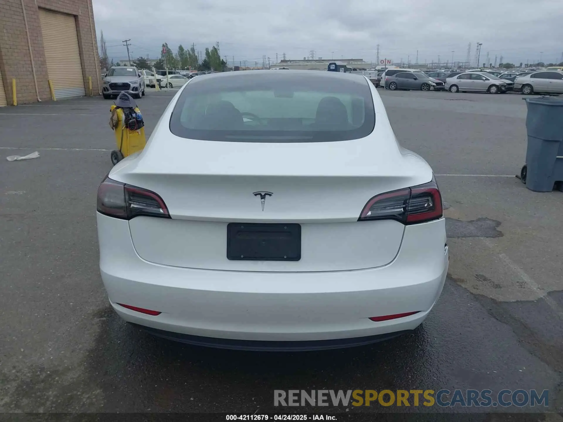 16 Фотография поврежденного автомобиля 5YJ3E1EA8PF437584 TESLA MODEL 3 2023