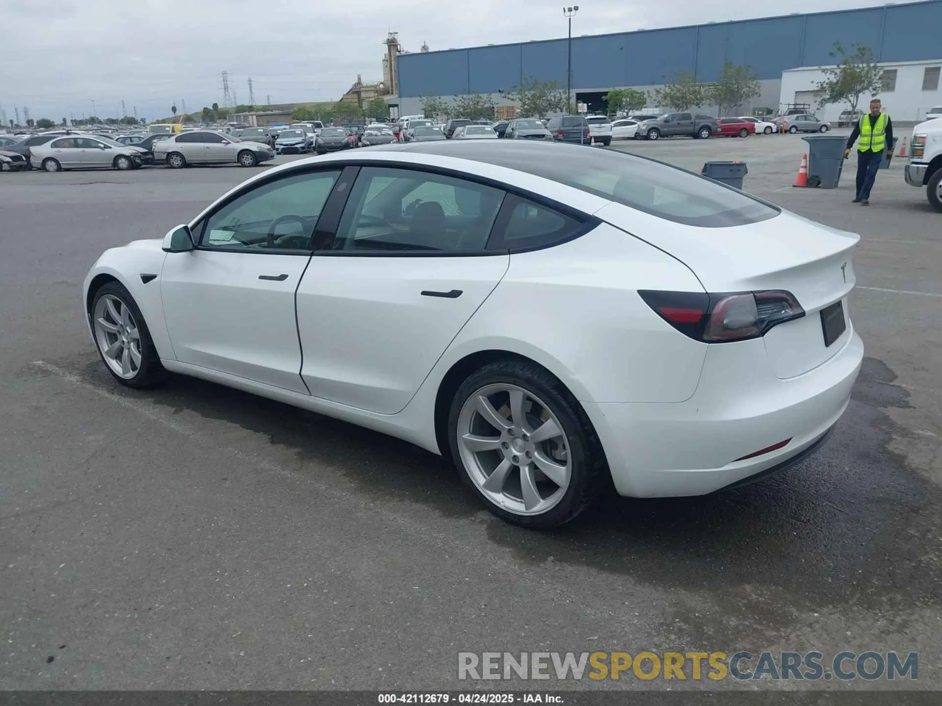 3 Фотография поврежденного автомобиля 5YJ3E1EA8PF437584 TESLA MODEL 3 2023