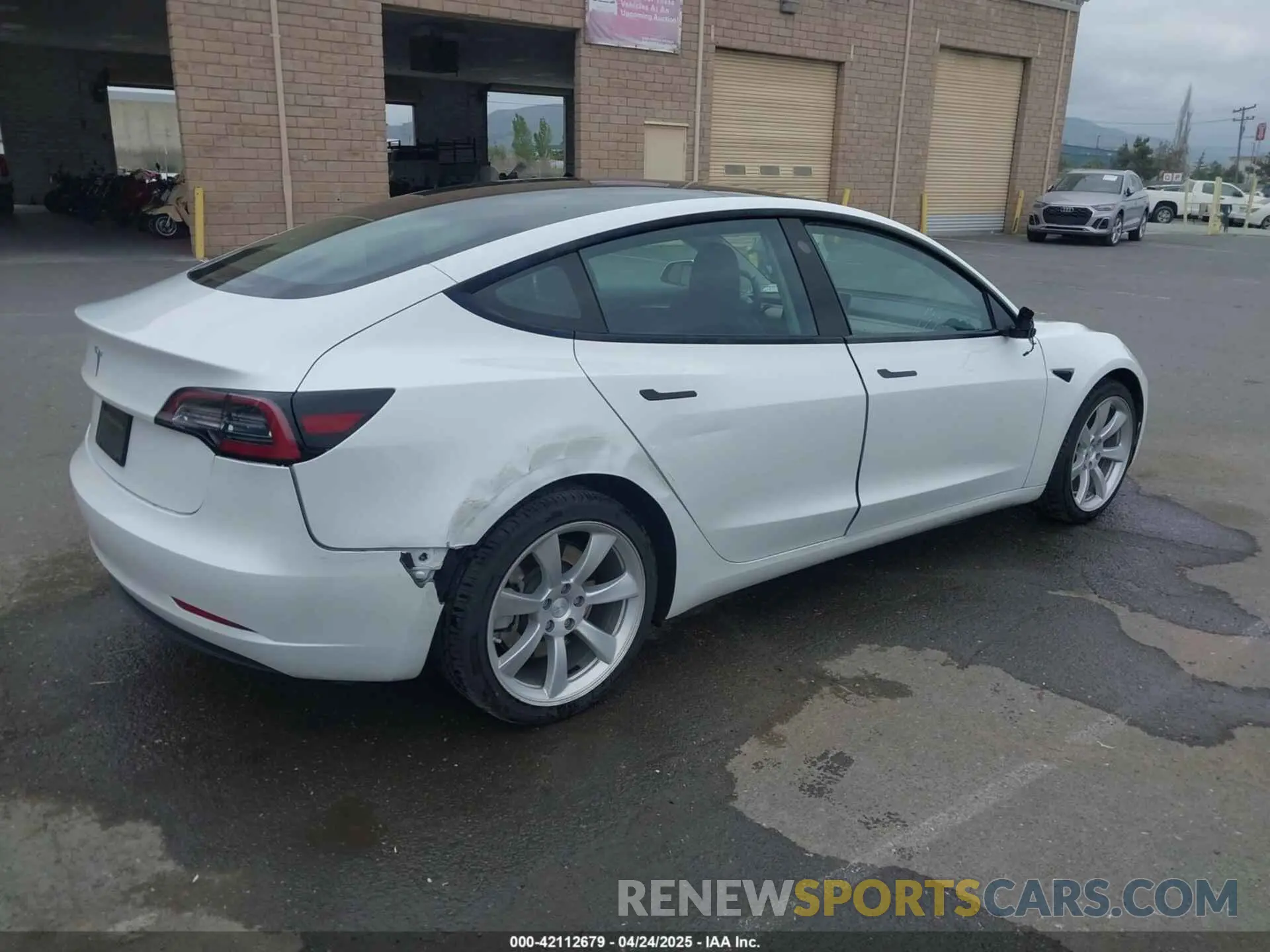 4 Фотография поврежденного автомобиля 5YJ3E1EA8PF437584 TESLA MODEL 3 2023