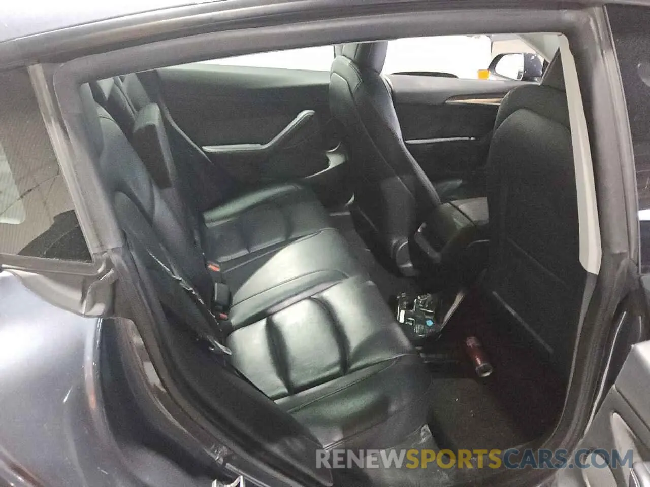 6 Photograph of a damaged car 5YJ3E1EA8PF447841 TESLA MODEL 3 2023