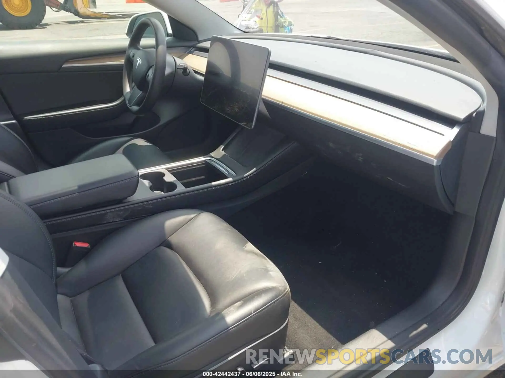 5 Photograph of a damaged car 5YJ3E1EA8PF450528 TESLA MODEL 3 2023