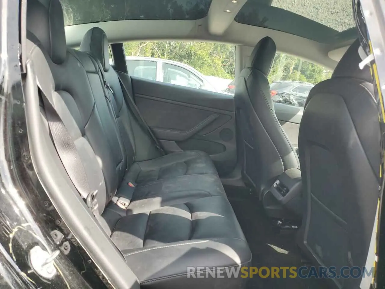 10 Photograph of a damaged car 5YJ3E1EA8PF455048 TESLA MODEL 3 2023