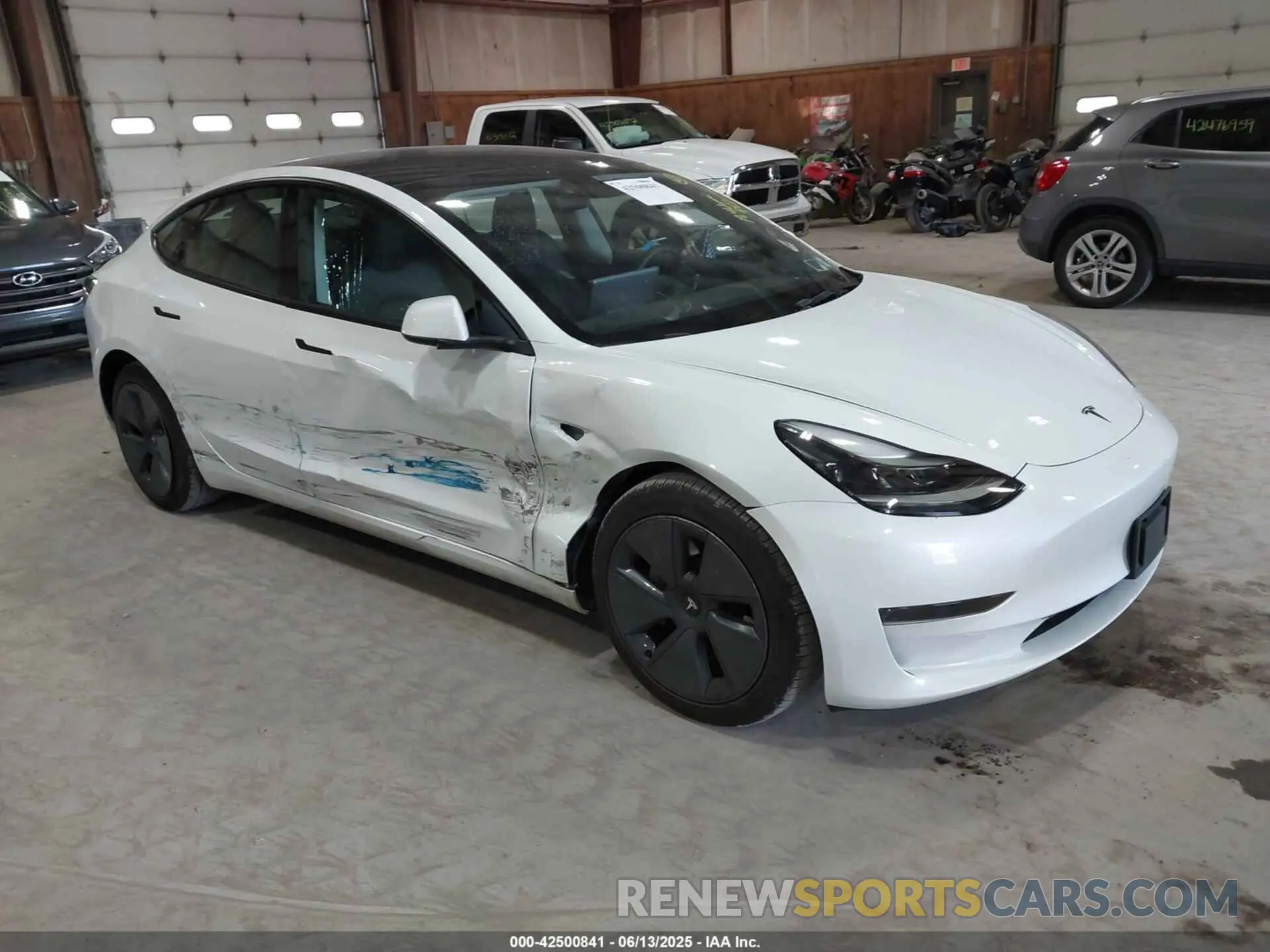 1 Фотография поврежденного автомобиля 5YJ3E1EA8PF501350 TESLA MODEL 3 2023