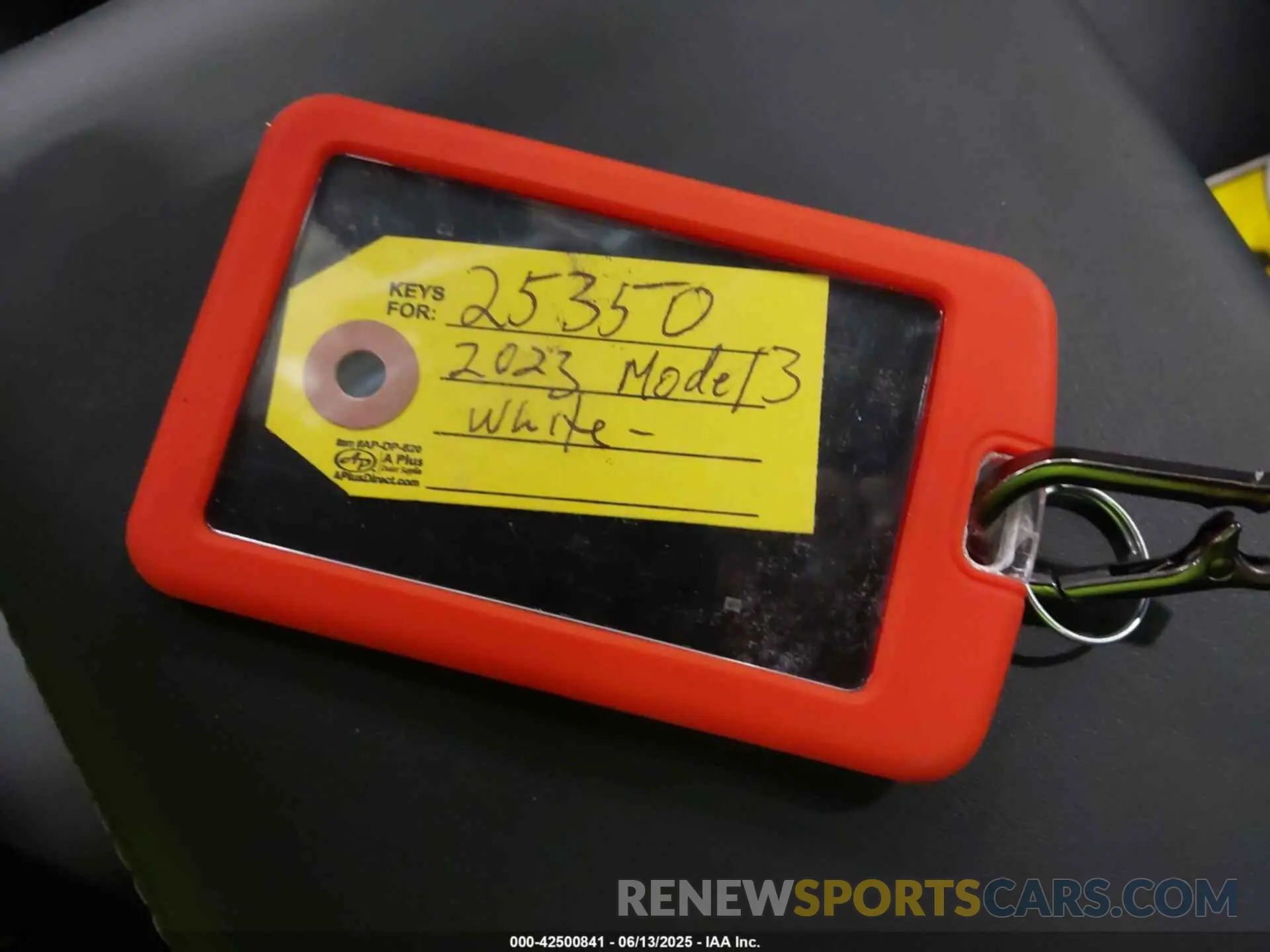 11 Фотография поврежденного автомобиля 5YJ3E1EA8PF501350 TESLA MODEL 3 2023