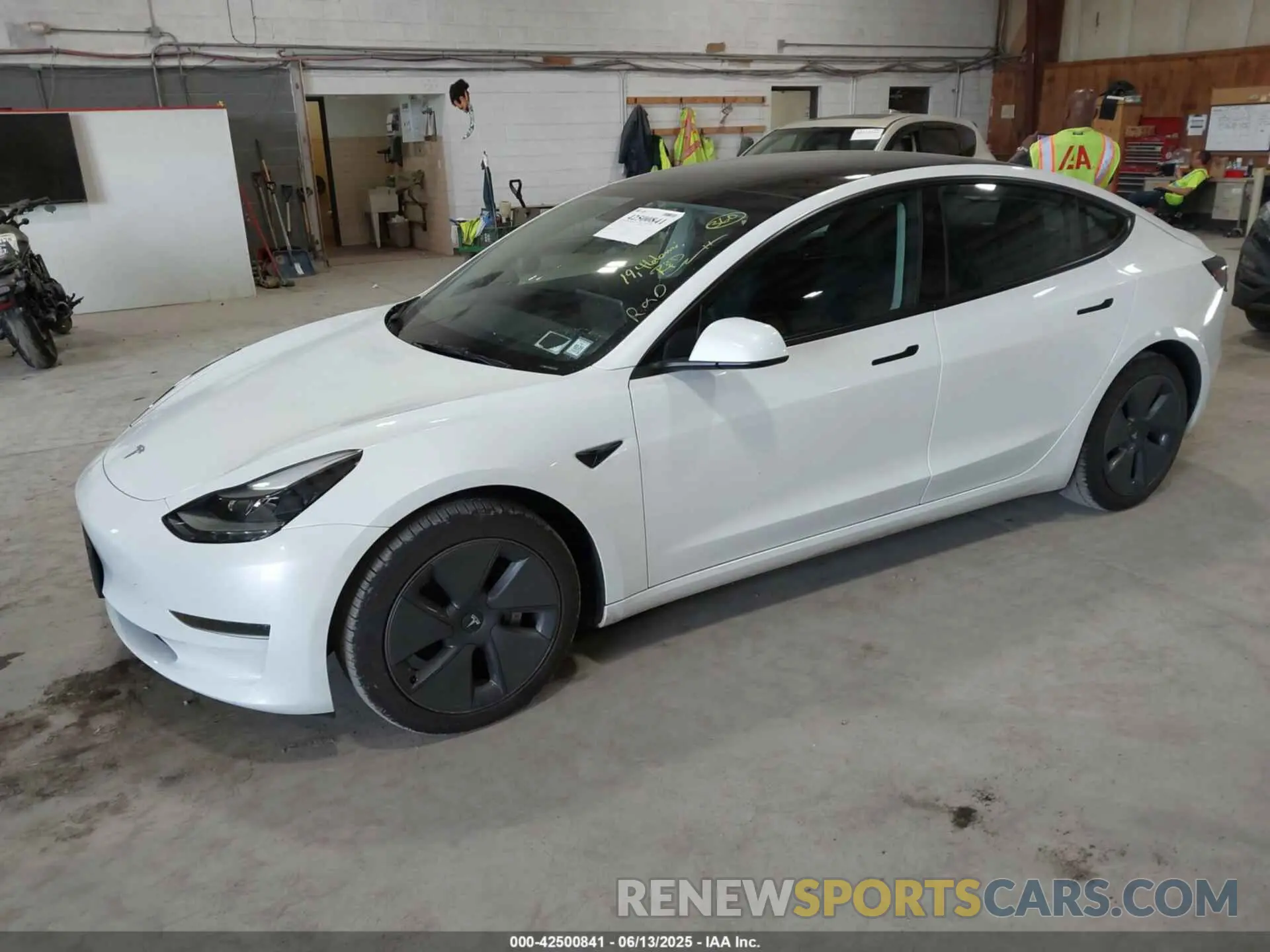 2 Фотография поврежденного автомобиля 5YJ3E1EA8PF501350 TESLA MODEL 3 2023