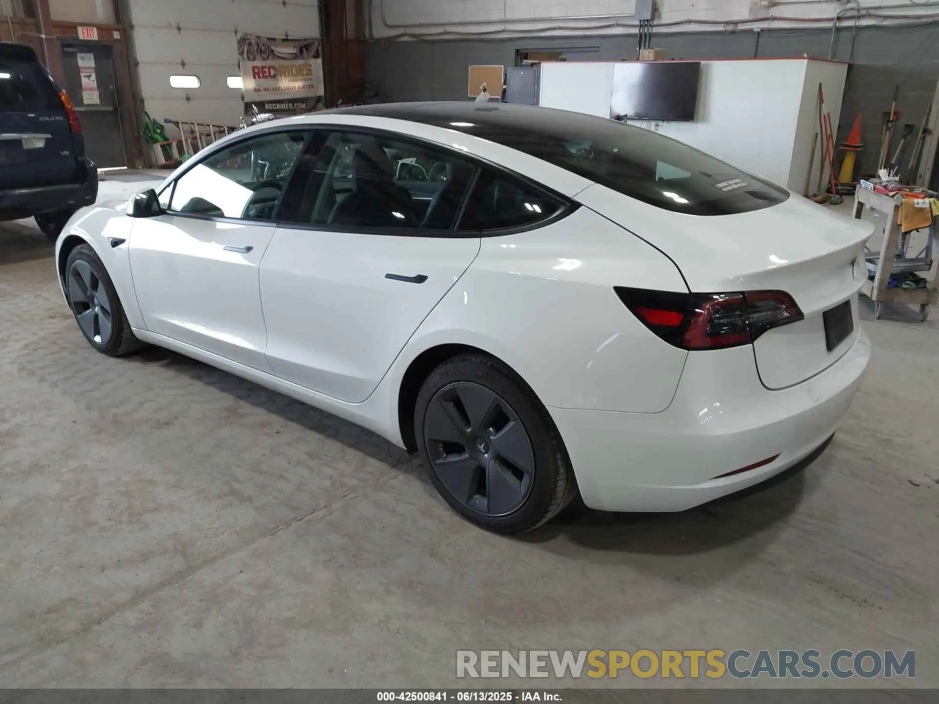 3 Фотография поврежденного автомобиля 5YJ3E1EA8PF501350 TESLA MODEL 3 2023