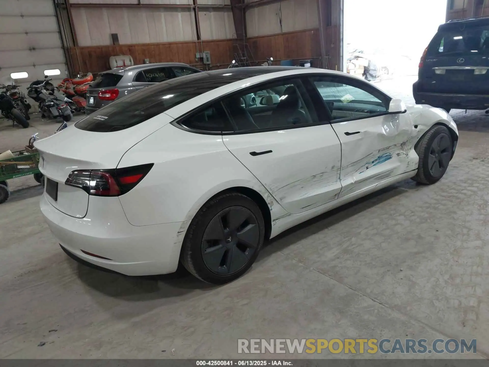 4 Фотография поврежденного автомобиля 5YJ3E1EA8PF501350 TESLA MODEL 3 2023
