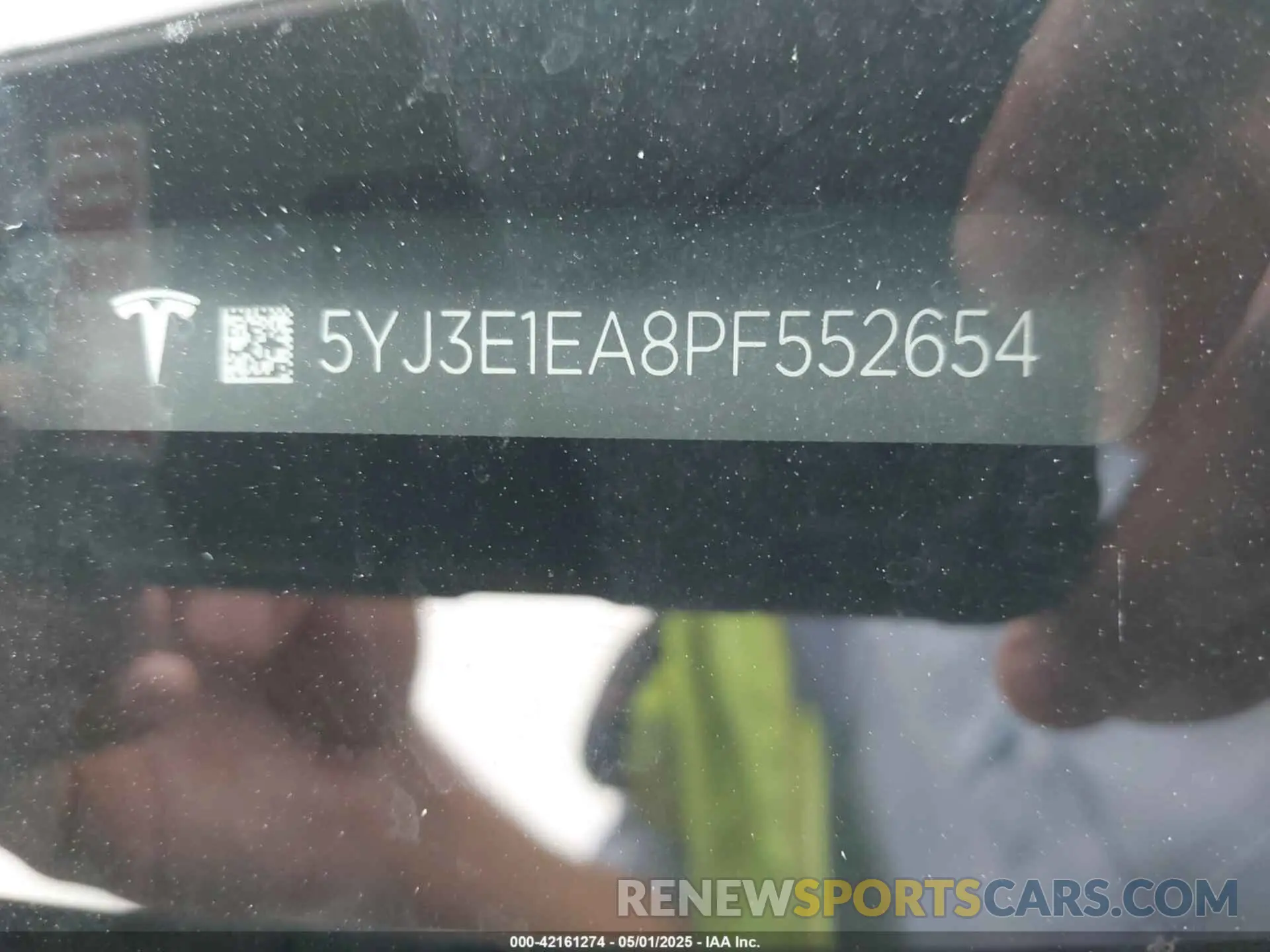 9 Photograph of a damaged car 5YJ3E1EA8PF552654 TESLA MODEL 3 2023