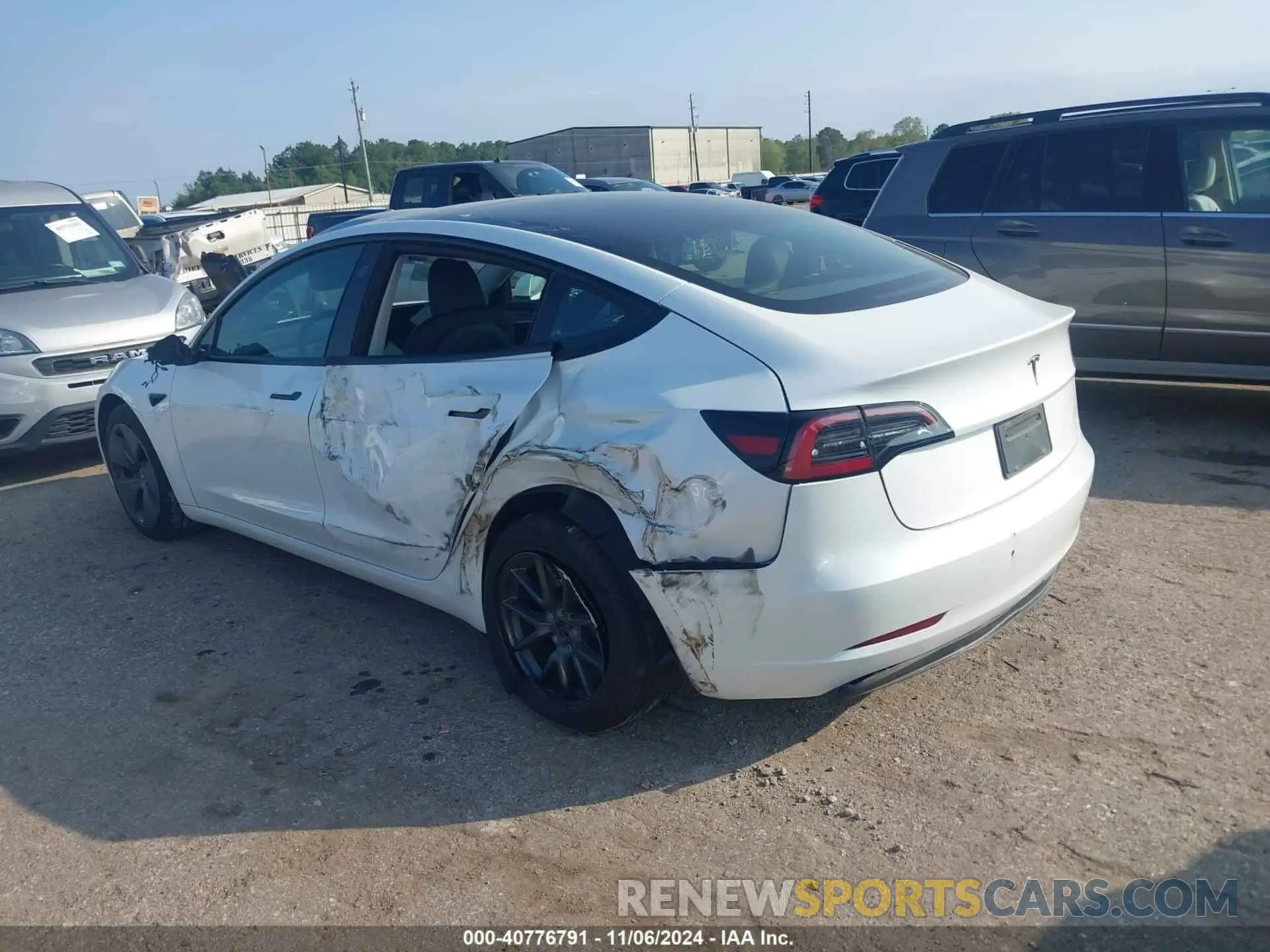 3 Фотография поврежденного автомобиля 5YJ3E1EA8PF570278 TESLA MODEL 3 2023