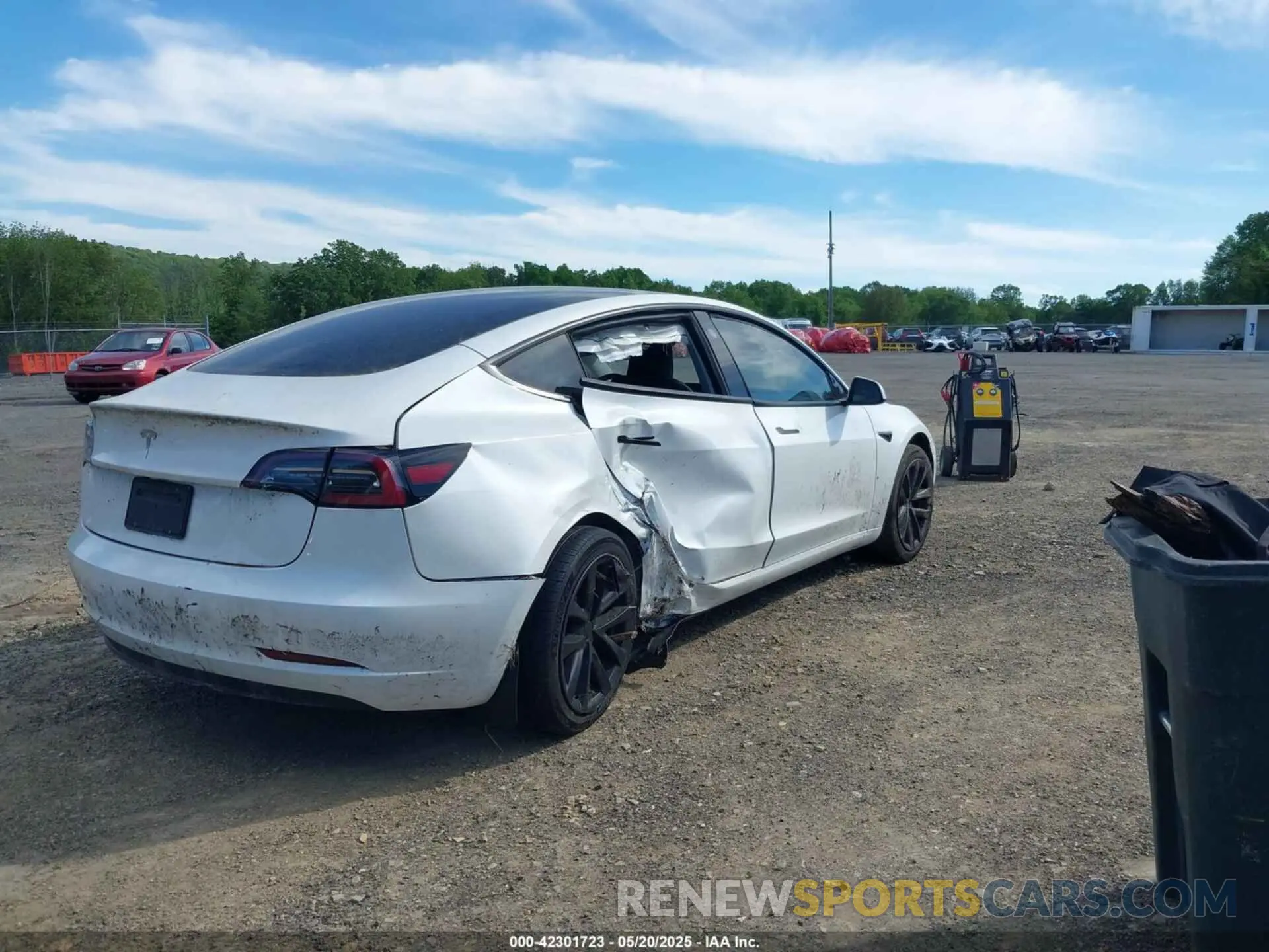 4 Фотография поврежденного автомобиля 5YJ3E1EA8PF575061 TESLA MODEL 3 2023