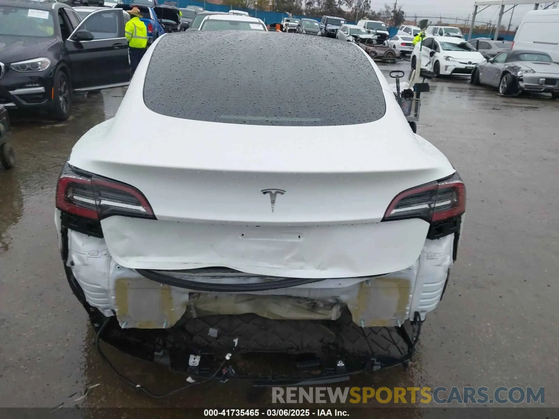 16 Фотография поврежденного автомобиля 5YJ3E1EA8PF578199 TESLA MODEL 3 2023