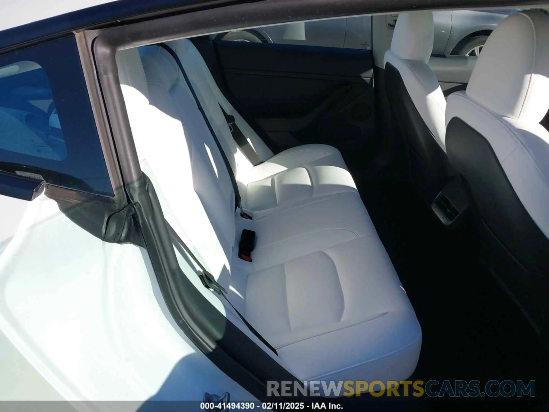 8 Photograph of a damaged car 5YJ3E1EA8PF604722 TESLA MODEL 3 2023
