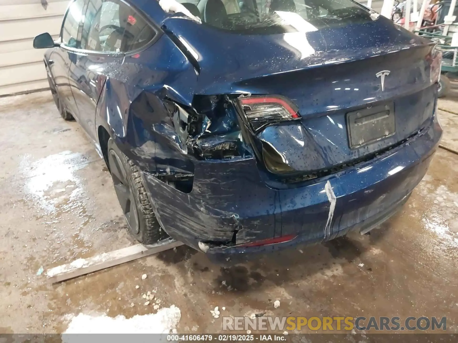 6 Photograph of a damaged car 5YJ3E1EA8PF607328 TESLA MODEL 3 2023