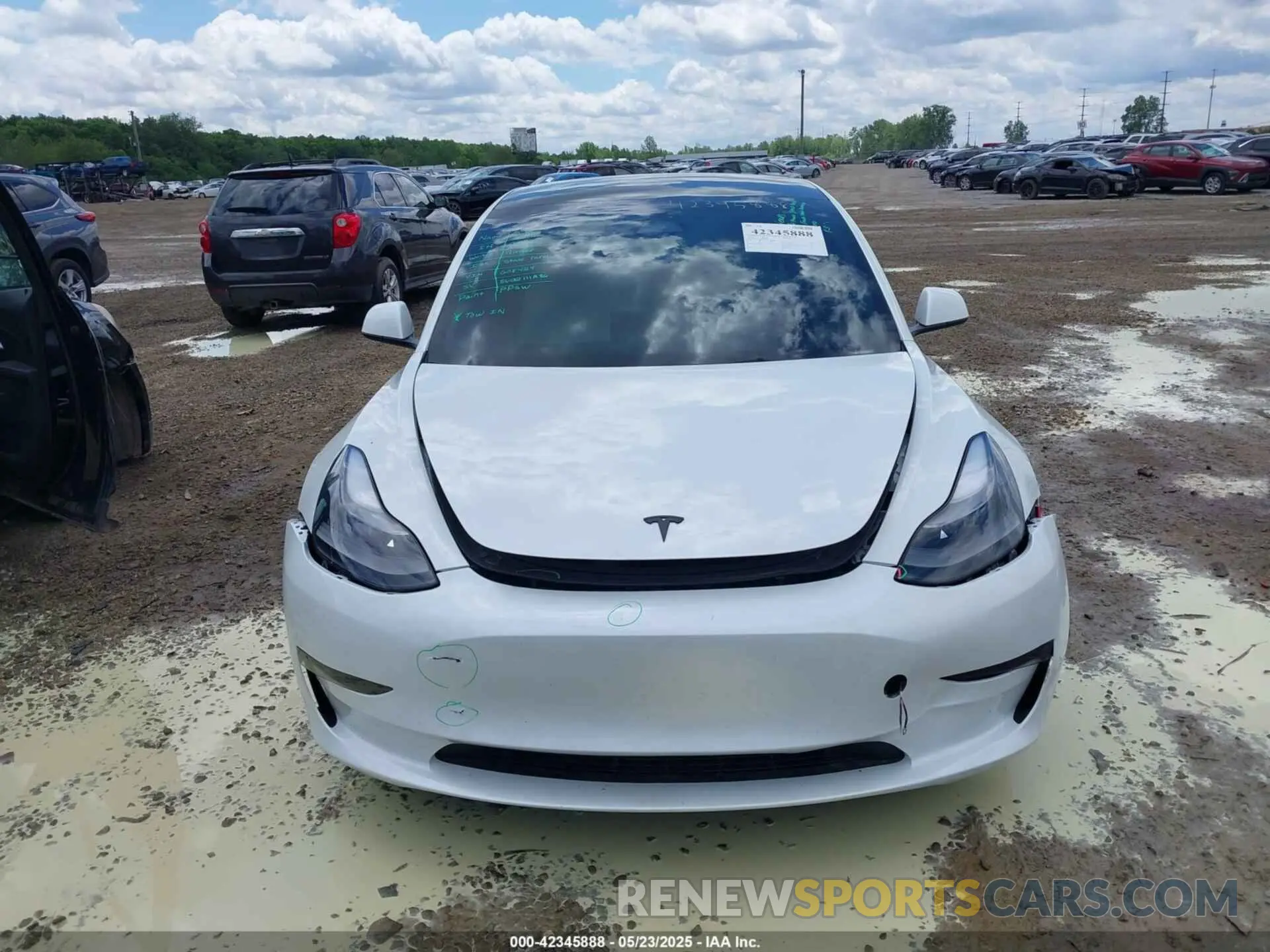 12 Фотография поврежденного автомобиля 5YJ3E1EA8PF608429 TESLA MODEL 3 2023