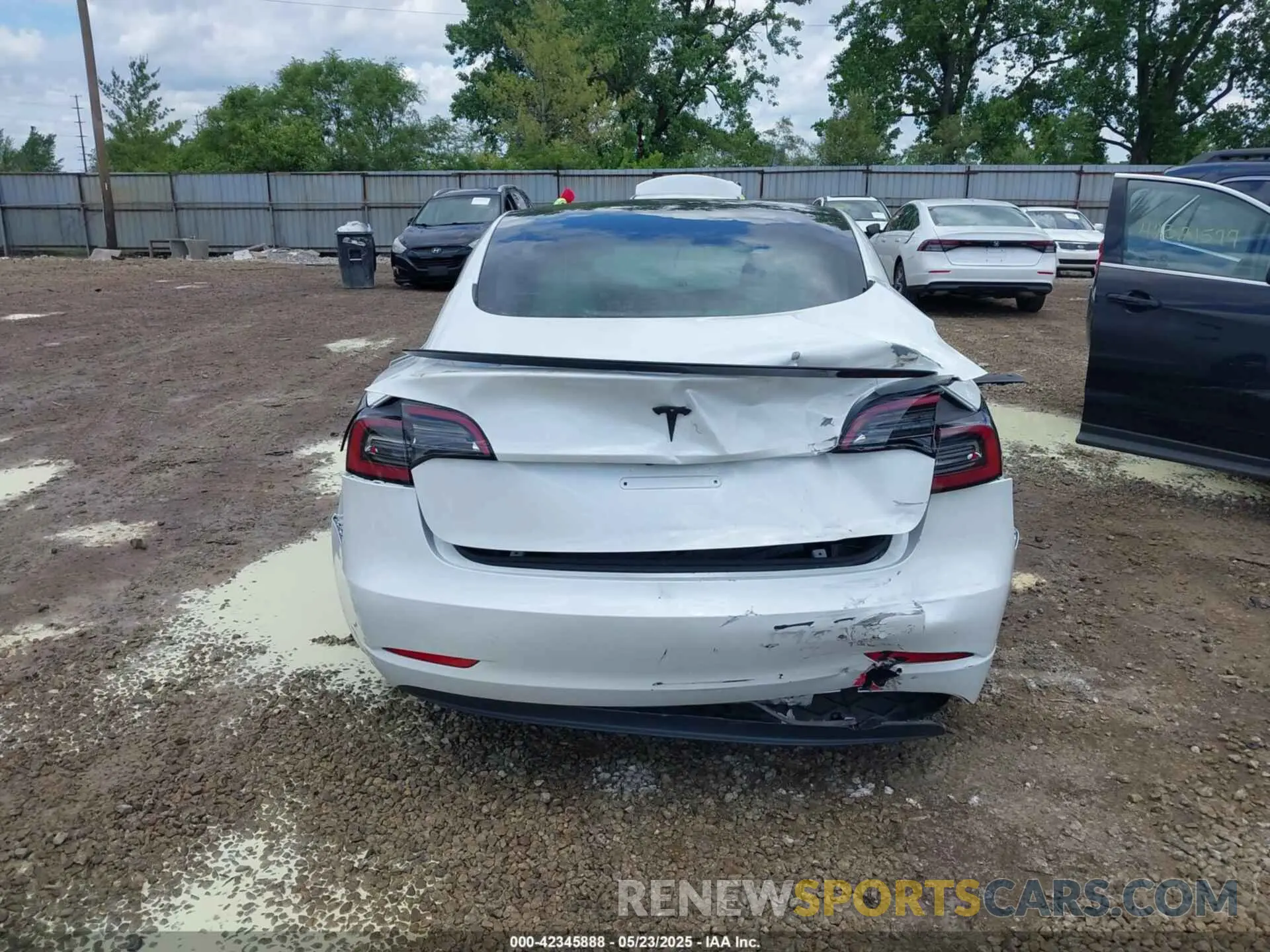 16 Фотография поврежденного автомобиля 5YJ3E1EA8PF608429 TESLA MODEL 3 2023