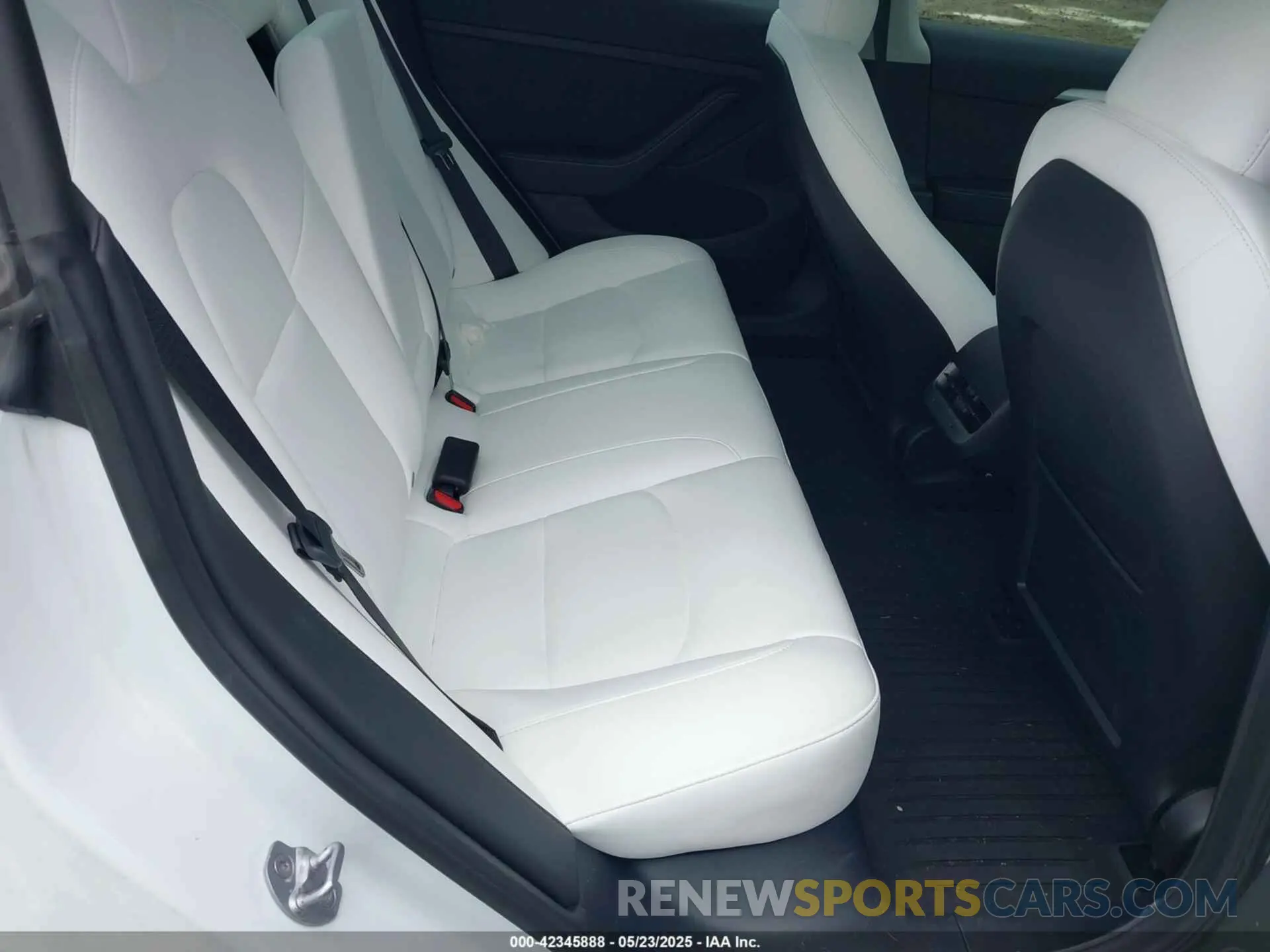8 Фотография поврежденного автомобиля 5YJ3E1EA8PF608429 TESLA MODEL 3 2023