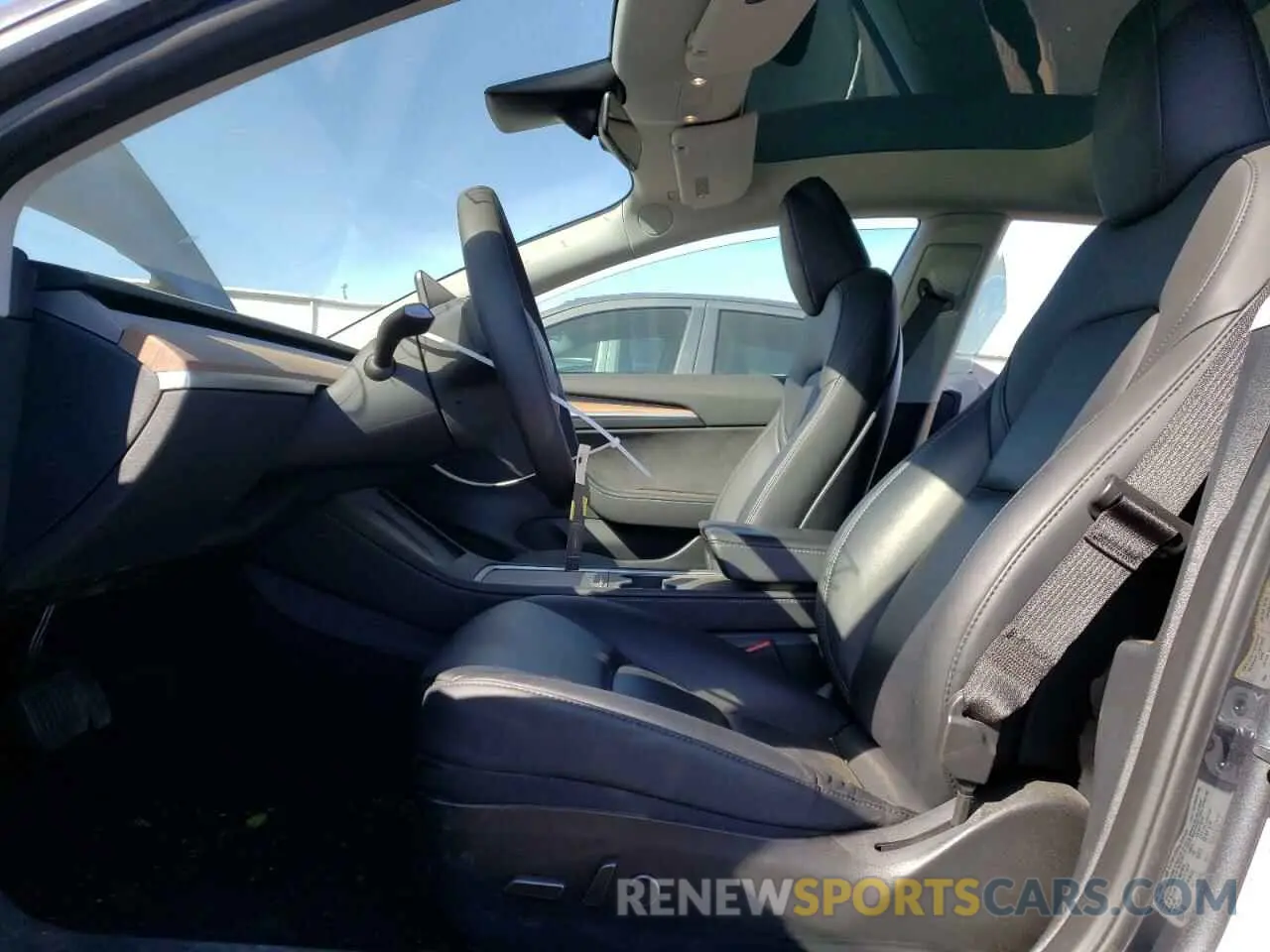 7 Photograph of a damaged car 5YJ3E1EA8PF638756 TESLA MODEL 3 2023