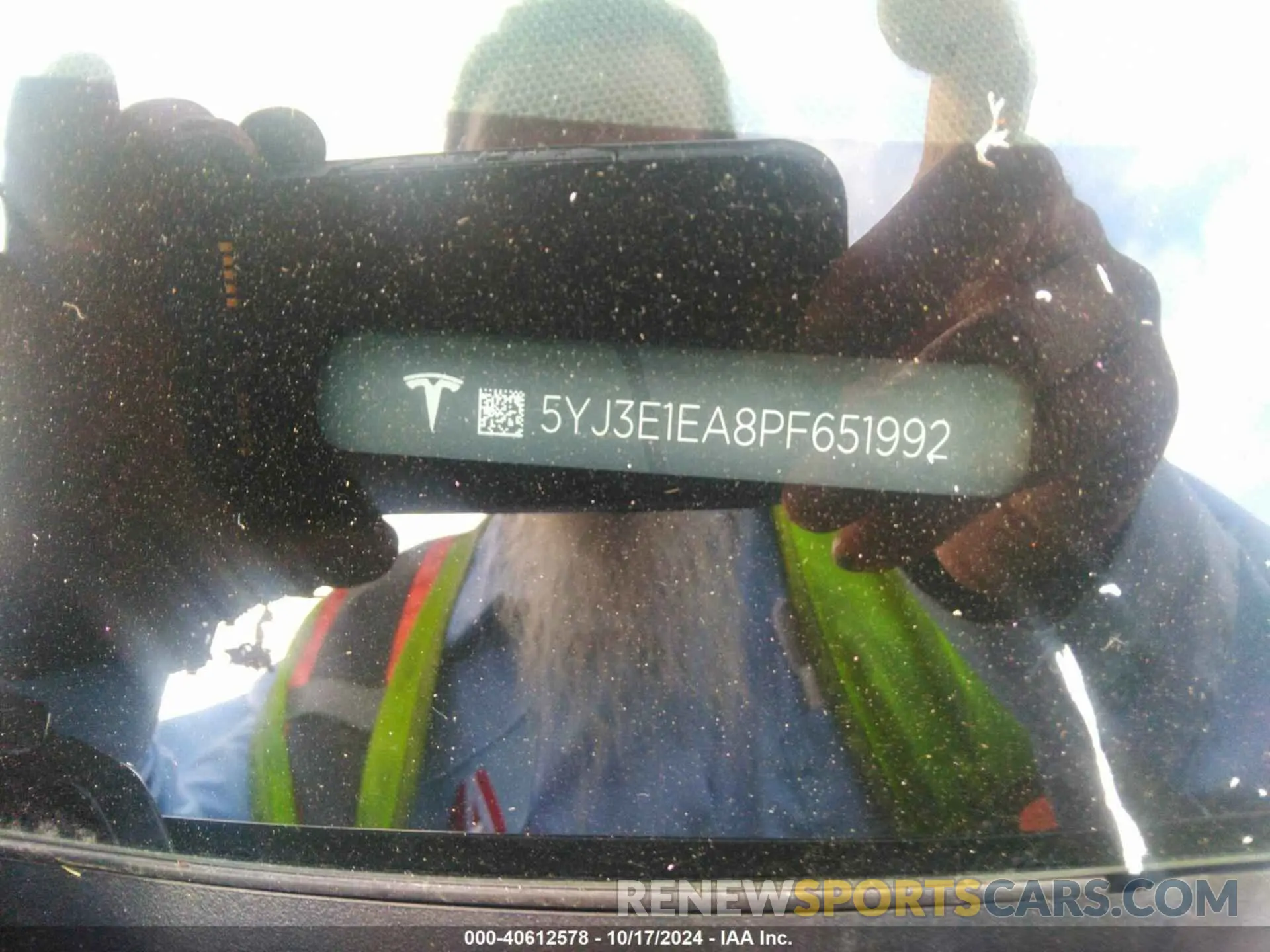 9 Photograph of a damaged car 5YJ3E1EA8PF651992 TESLA MODEL 3 2023