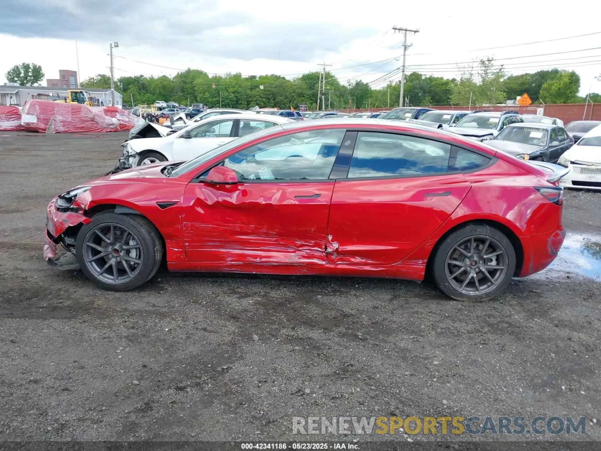 14 Photograph of a damaged car 5YJ3E1EA8PF663141 TESLA MODEL 3 2023