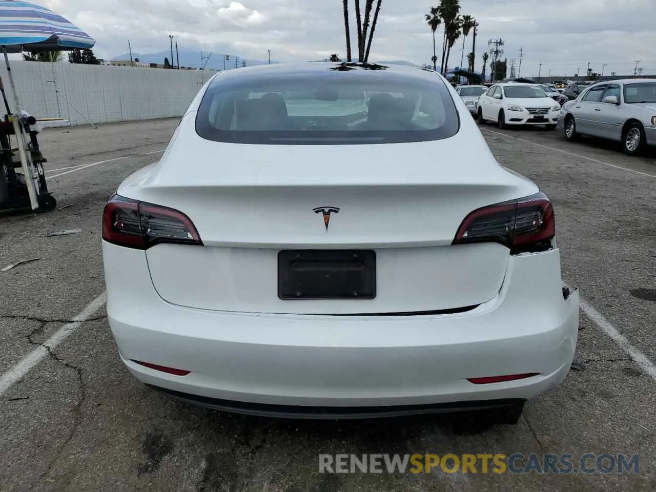 6 Photograph of a damaged car 5YJ3E1EA8PF683731 TESLA MODEL 3 2023