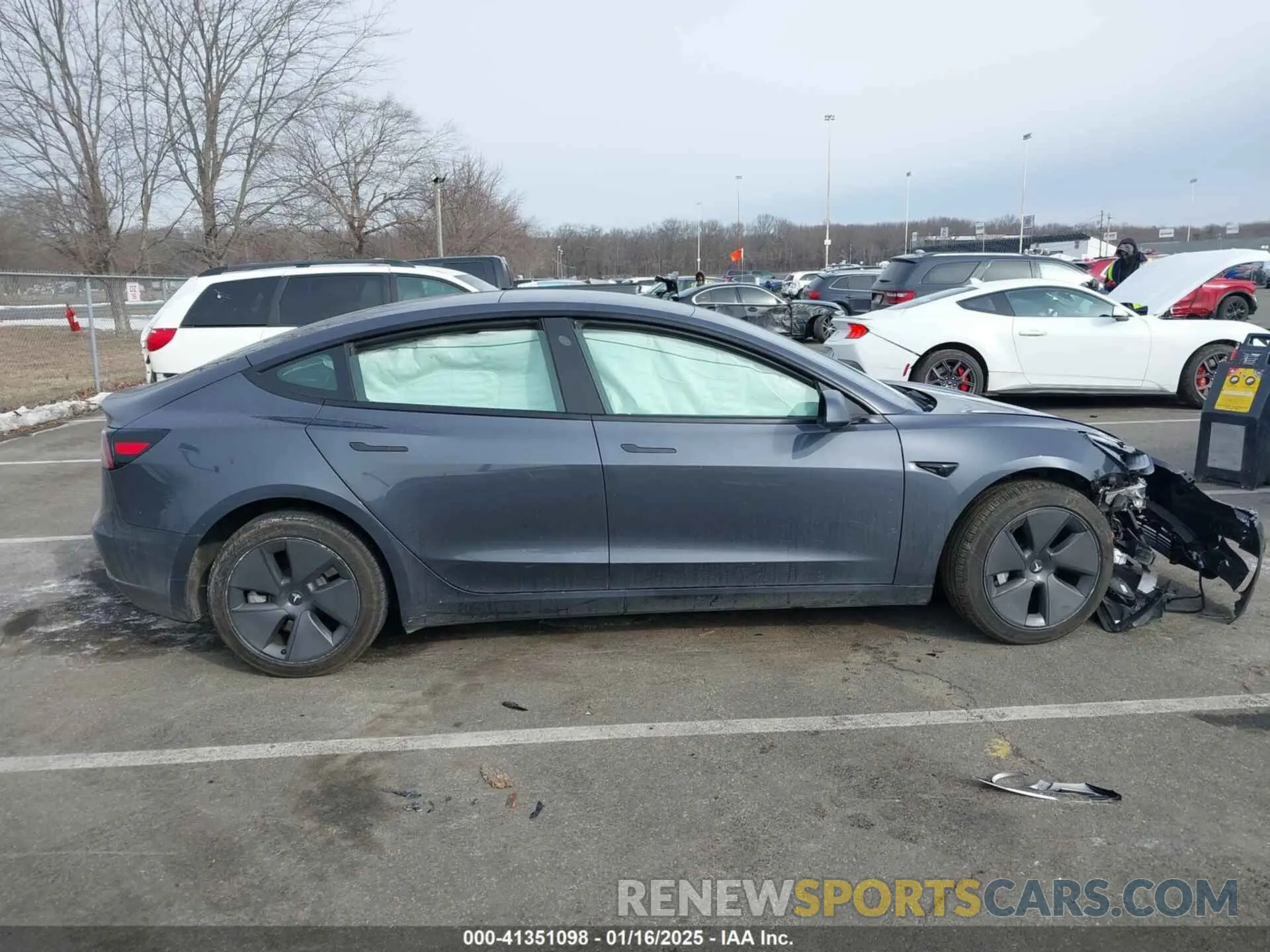 13 Фотография поврежденного автомобиля 5YJ3E1EA9PF426173 TESLA MODEL 3 2023