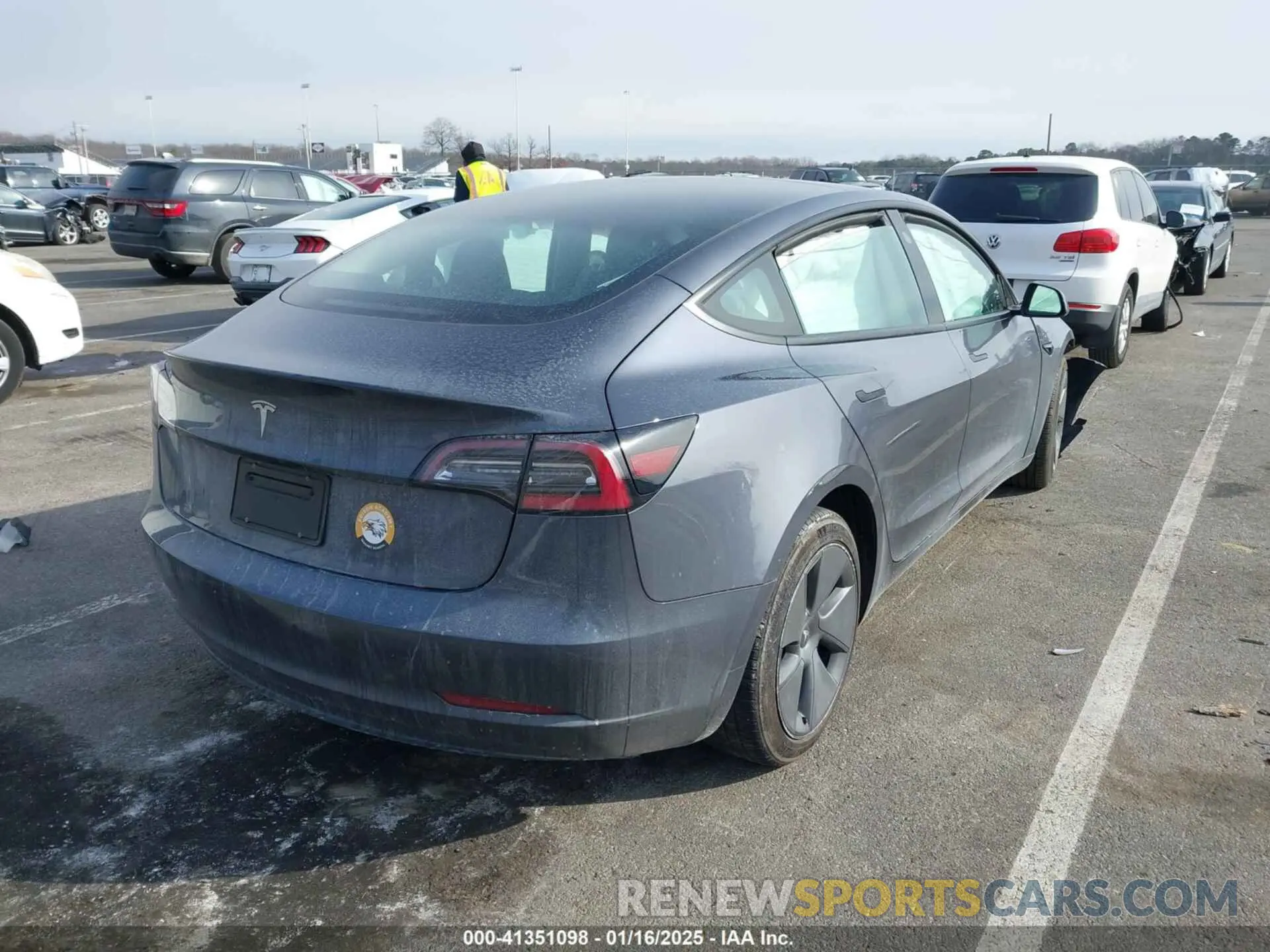 4 Фотография поврежденного автомобиля 5YJ3E1EA9PF426173 TESLA MODEL 3 2023